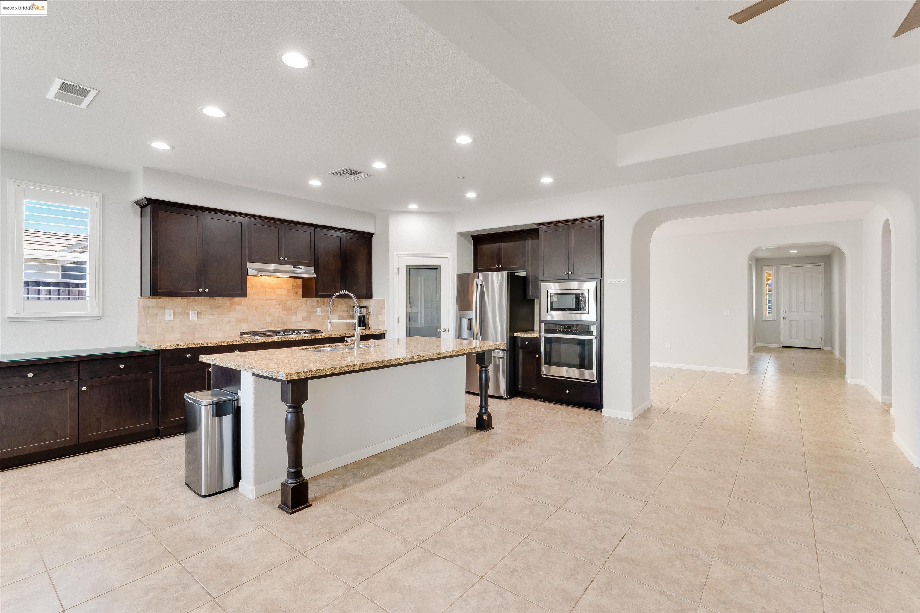 Detail Gallery Image 18 of 47 For 31 Rustic Ct, Oakley,  CA 94561 - 4 Beds | 3 Baths