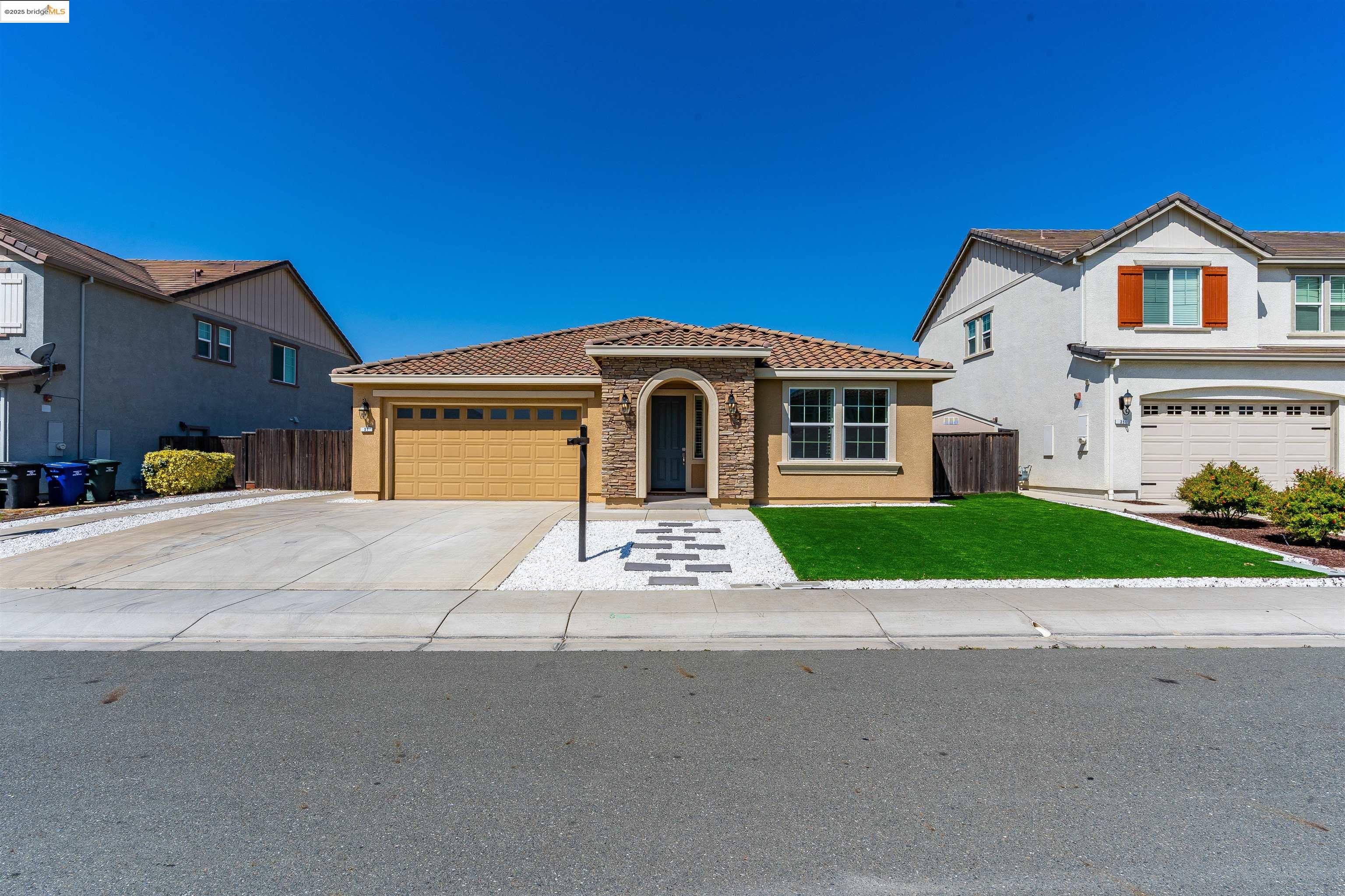 Detail Gallery Image 3 of 47 For 31 Rustic Ct, Oakley,  CA 94561 - 4 Beds | 3 Baths
