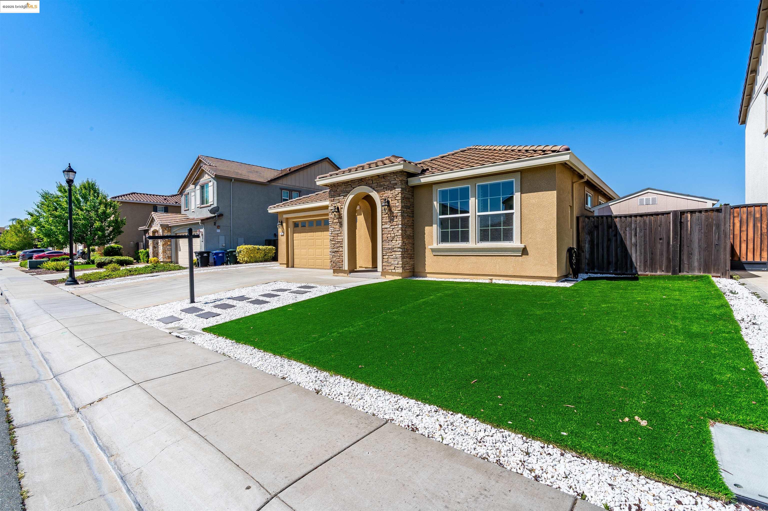 Detail Gallery Image 4 of 47 For 31 Rustic Ct, Oakley,  CA 94561 - 4 Beds | 3 Baths