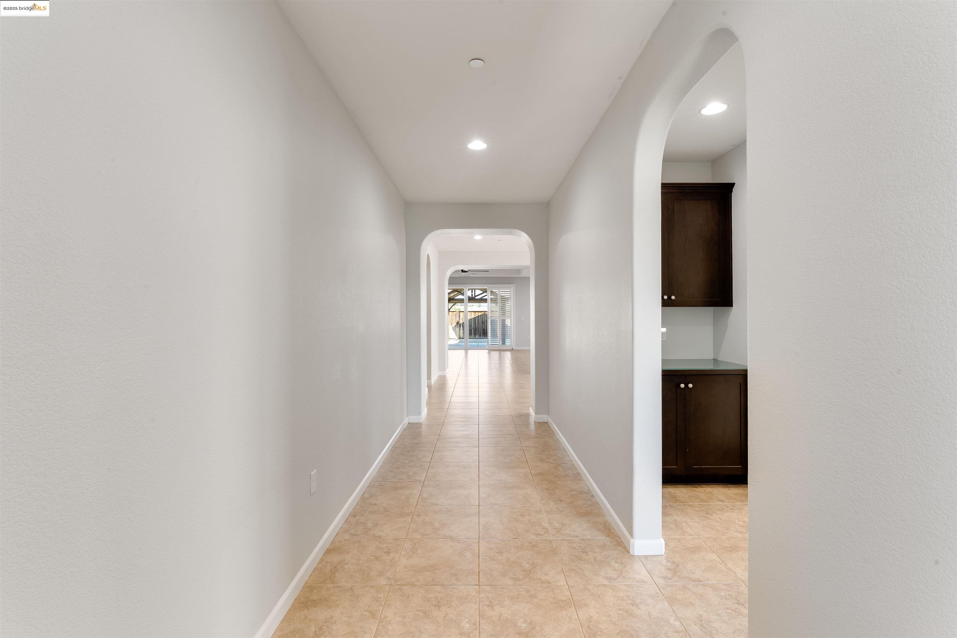 Detail Gallery Image 7 of 47 For 31 Rustic Ct, Oakley,  CA 94561 - 4 Beds | 3 Baths