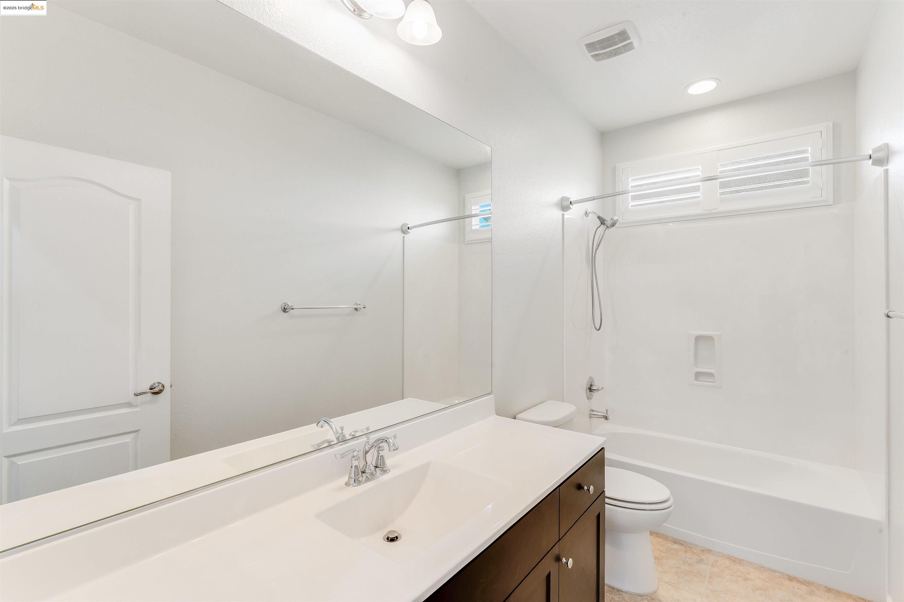 Detail Gallery Image 9 of 47 For 31 Rustic Ct, Oakley,  CA 94561 - 4 Beds | 3 Baths