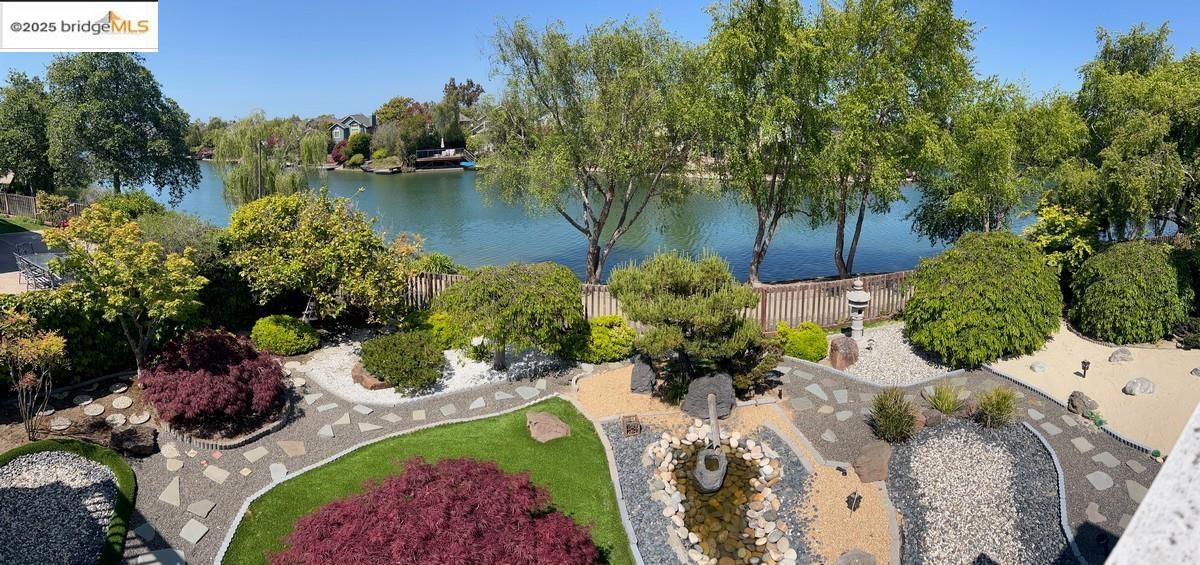 Detail Gallery Image 13 of 15 For 111 Anderson Rd, Alameda,  CA 94502 - 4 Beds | 3 Baths