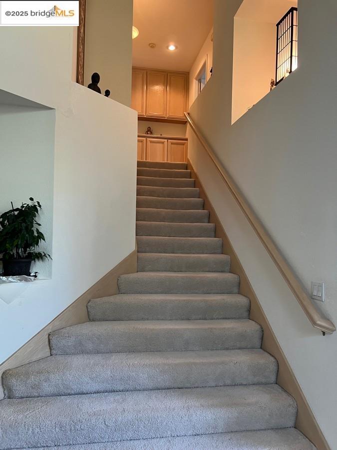 Detail Gallery Image 9 of 15 For 111 Anderson Rd, Alameda,  CA 94502 - 4 Beds | 3 Baths