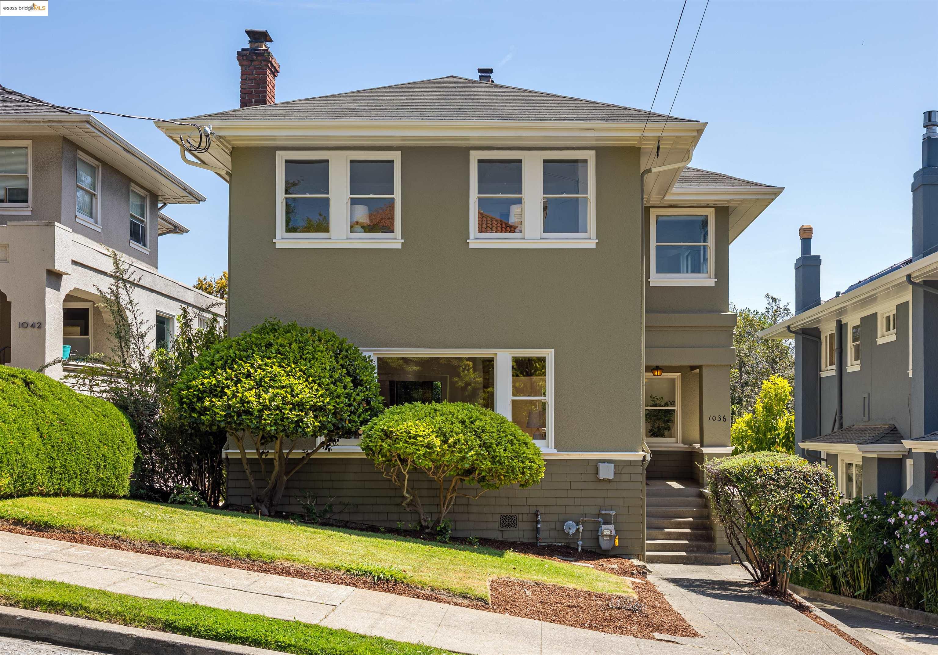Detail Gallery Image 1 of 50 For 1036 Annerley Rd, Piedmont,  CA 94610 - 3 Beds | 1/1 Baths