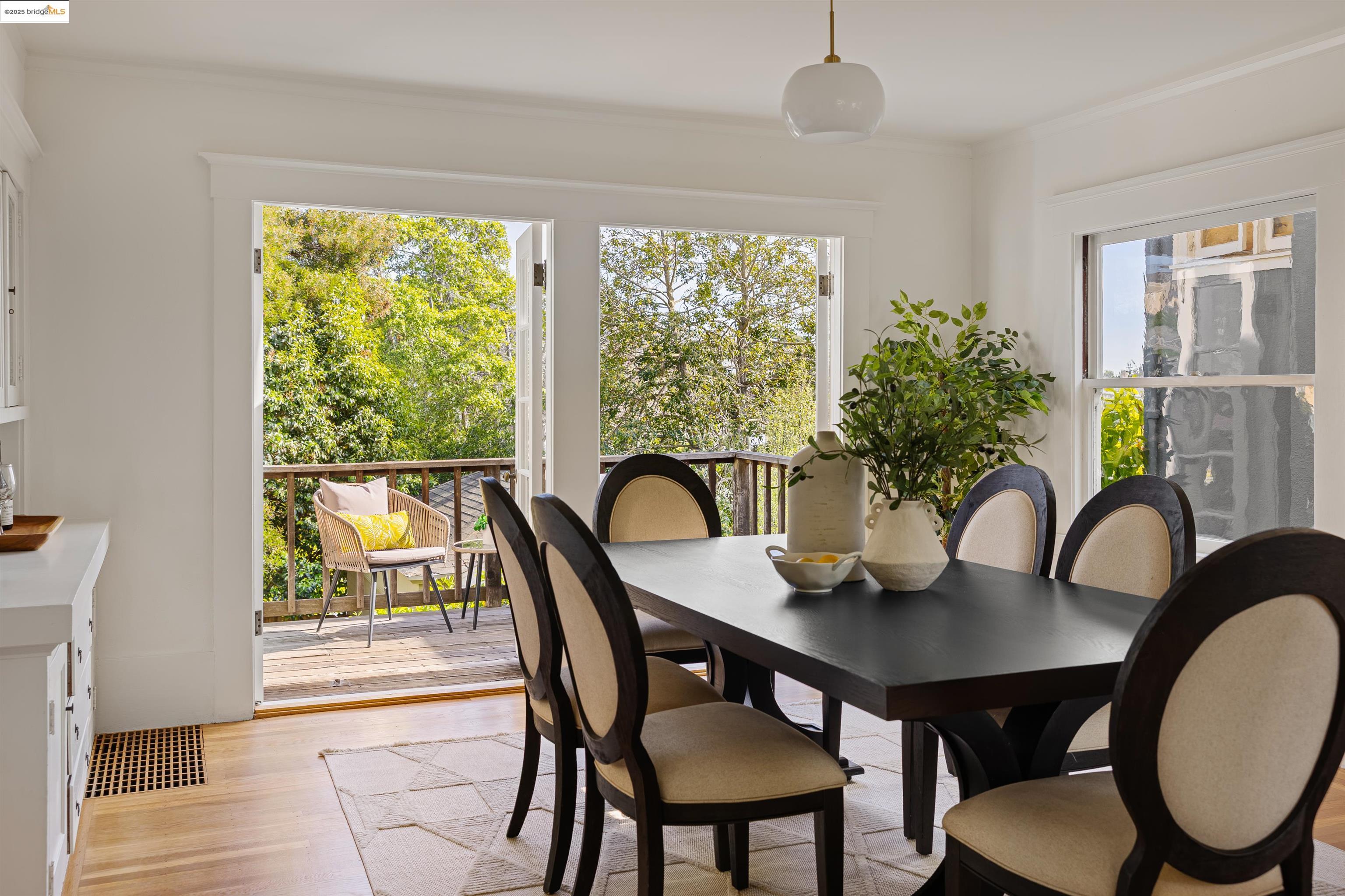 Detail Gallery Image 19 of 50 For 1036 Annerley Rd, Piedmont,  CA 94610 - 3 Beds | 1/1 Baths