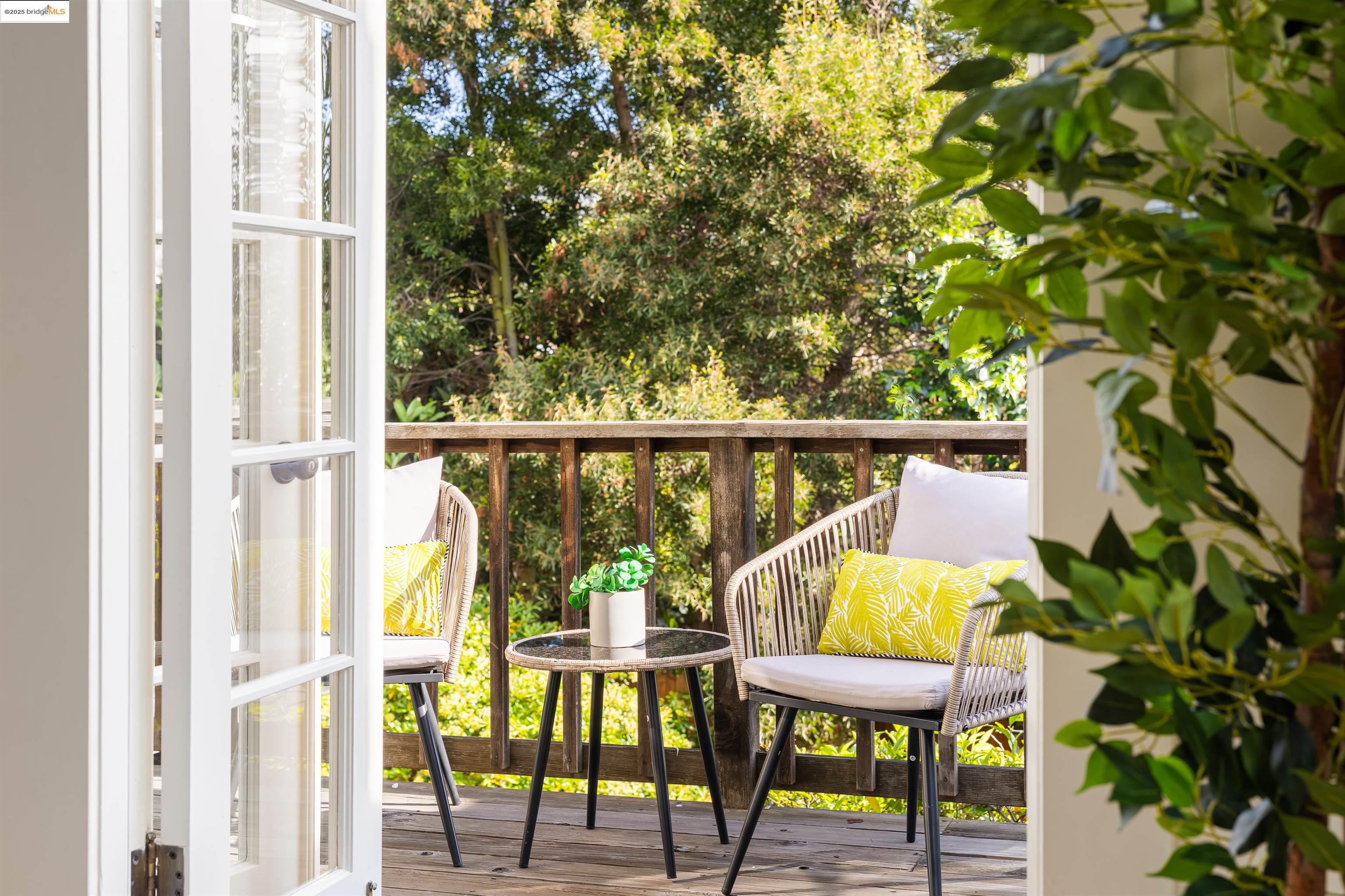 Detail Gallery Image 20 of 50 For 1036 Annerley Rd, Piedmont,  CA 94610 - 3 Beds | 1/1 Baths