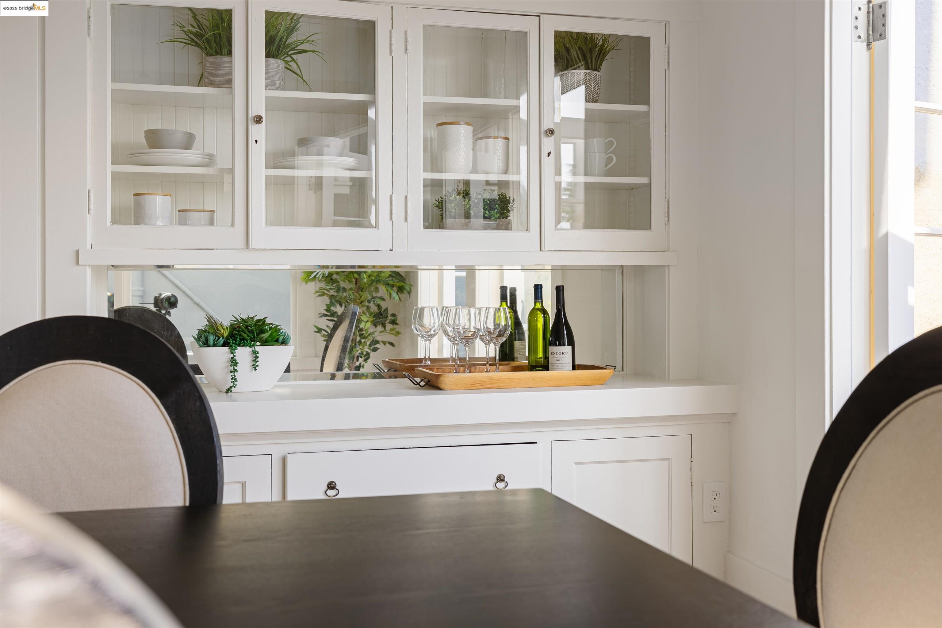 Detail Gallery Image 21 of 50 For 1036 Annerley Rd, Piedmont,  CA 94610 - 3 Beds | 1/1 Baths