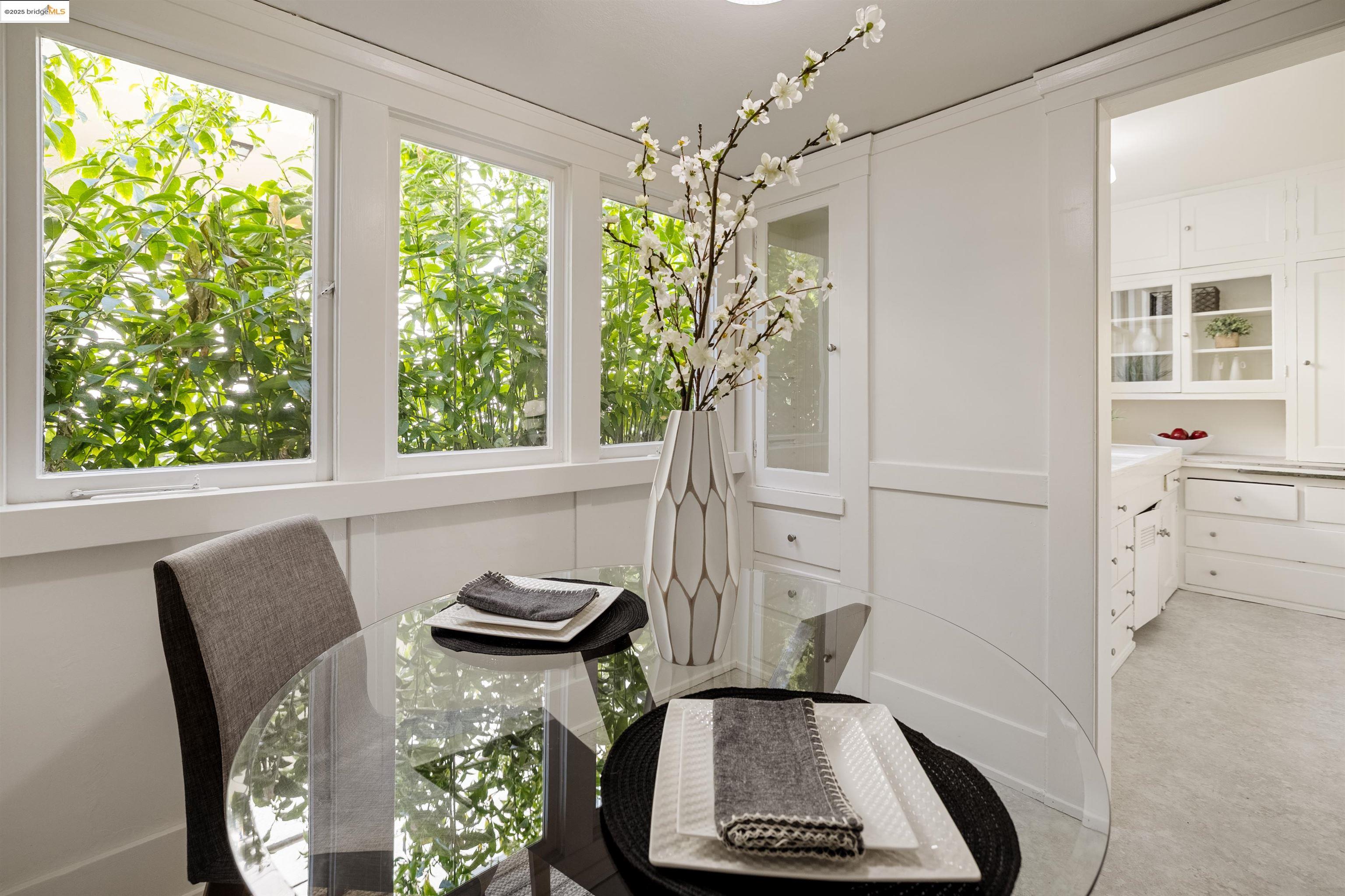 Detail Gallery Image 31 of 50 For 1036 Annerley Rd, Piedmont,  CA 94610 - 3 Beds | 1/1 Baths