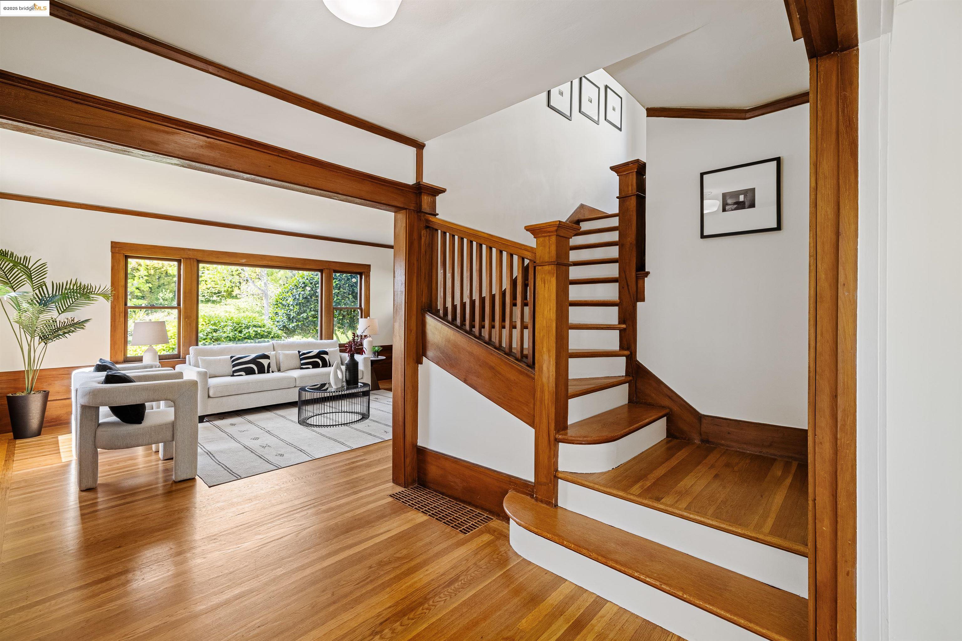 Detail Gallery Image 34 of 50 For 1036 Annerley Rd, Piedmont,  CA 94610 - 3 Beds | 1/1 Baths
