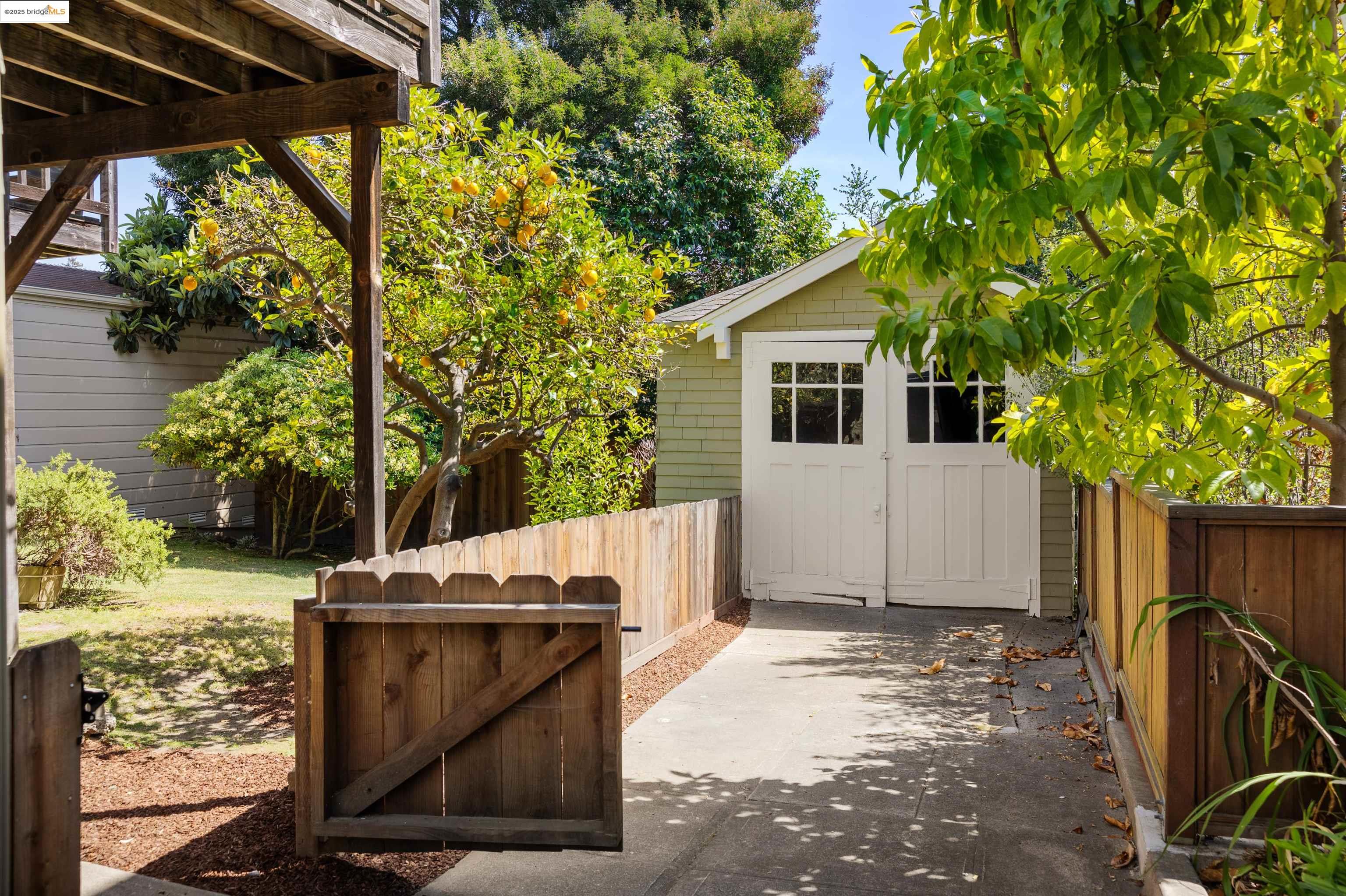 Detail Gallery Image 50 of 50 For 1036 Annerley Rd, Piedmont,  CA 94610 - 3 Beds | 1/1 Baths