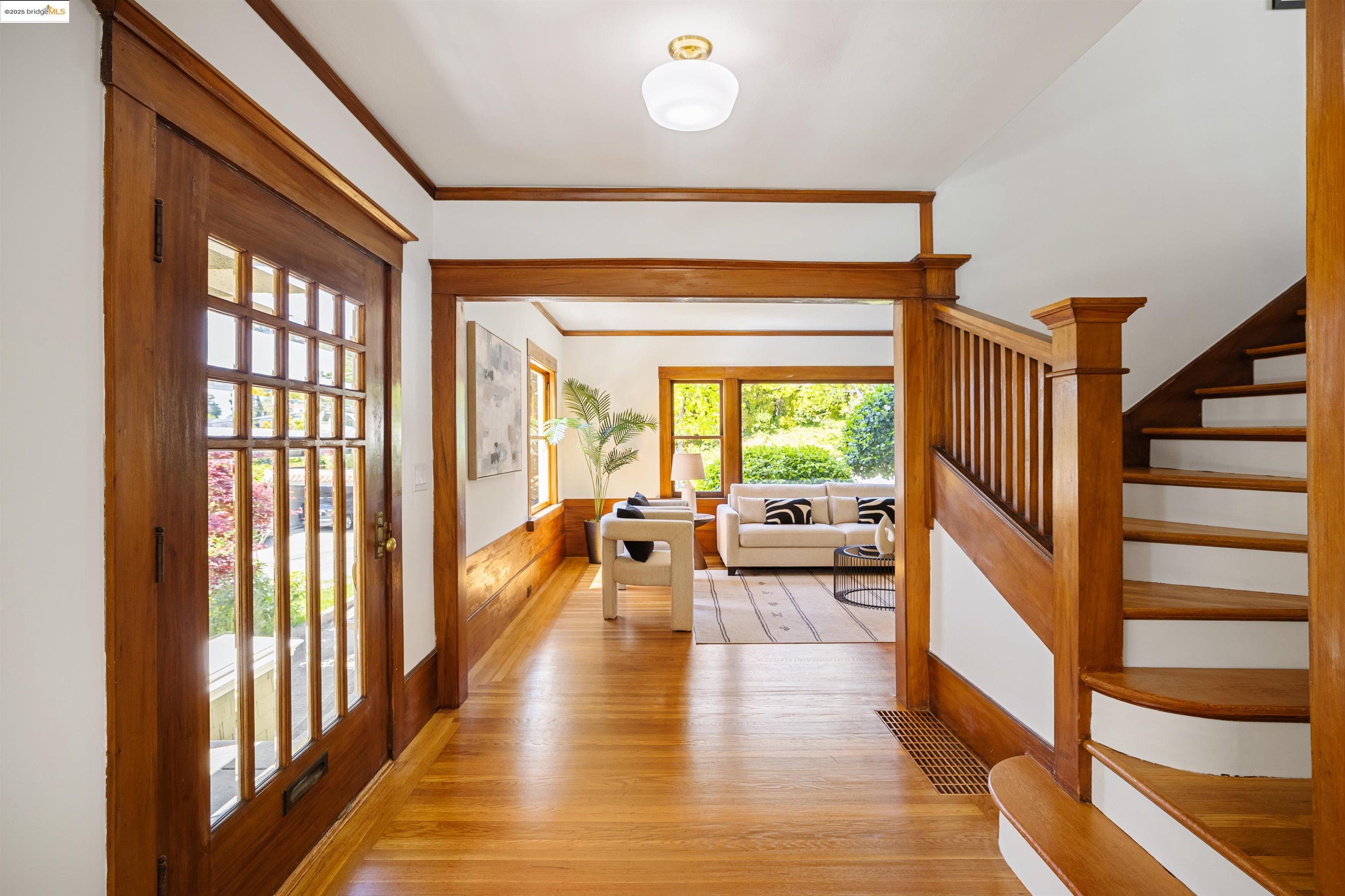 Detail Gallery Image 7 of 50 For 1036 Annerley Rd, Piedmont,  CA 94610 - 3 Beds | 1/1 Baths