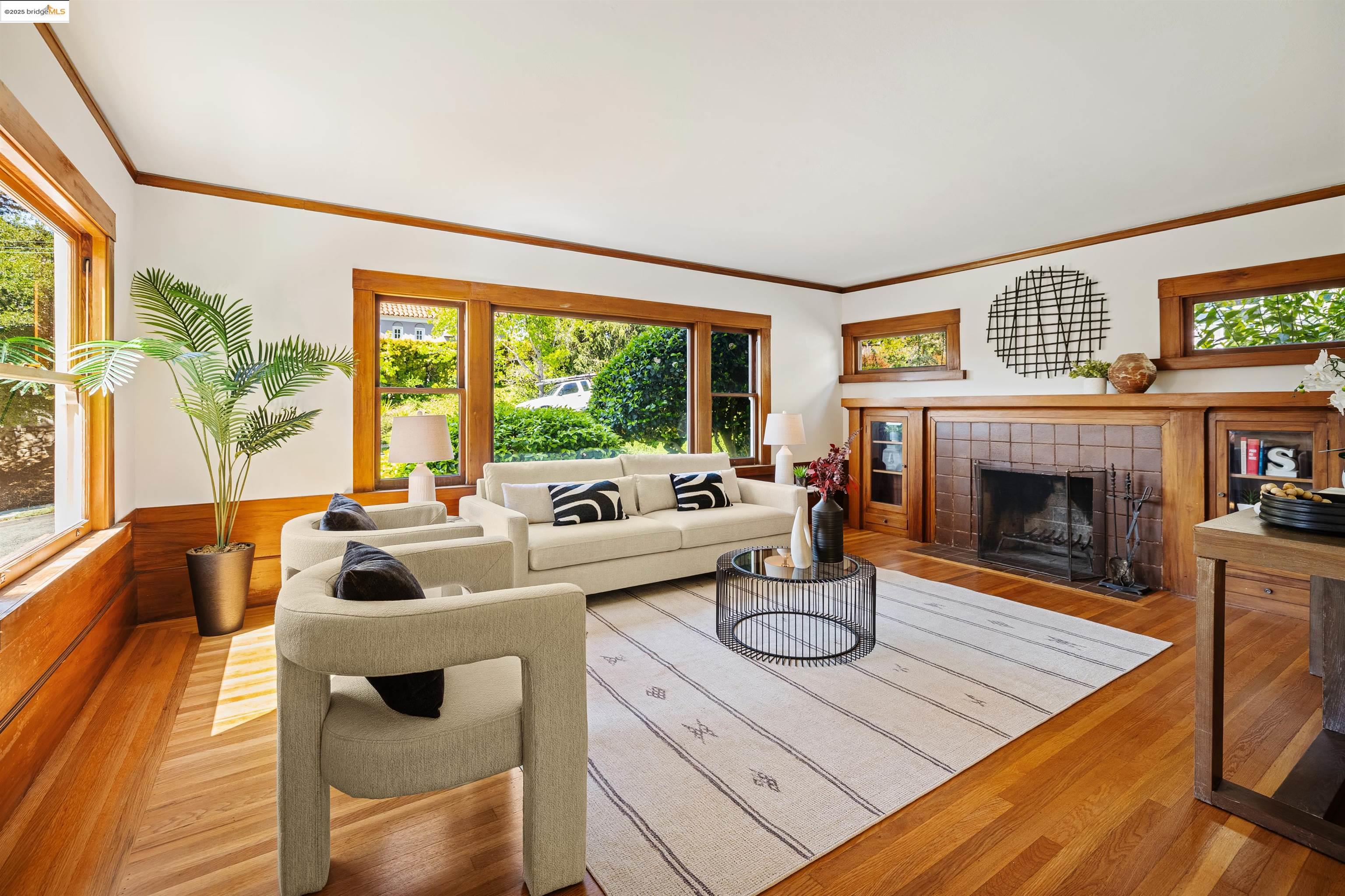 Detail Gallery Image 9 of 50 For 1036 Annerley Rd, Piedmont,  CA 94610 - 3 Beds | 1/1 Baths