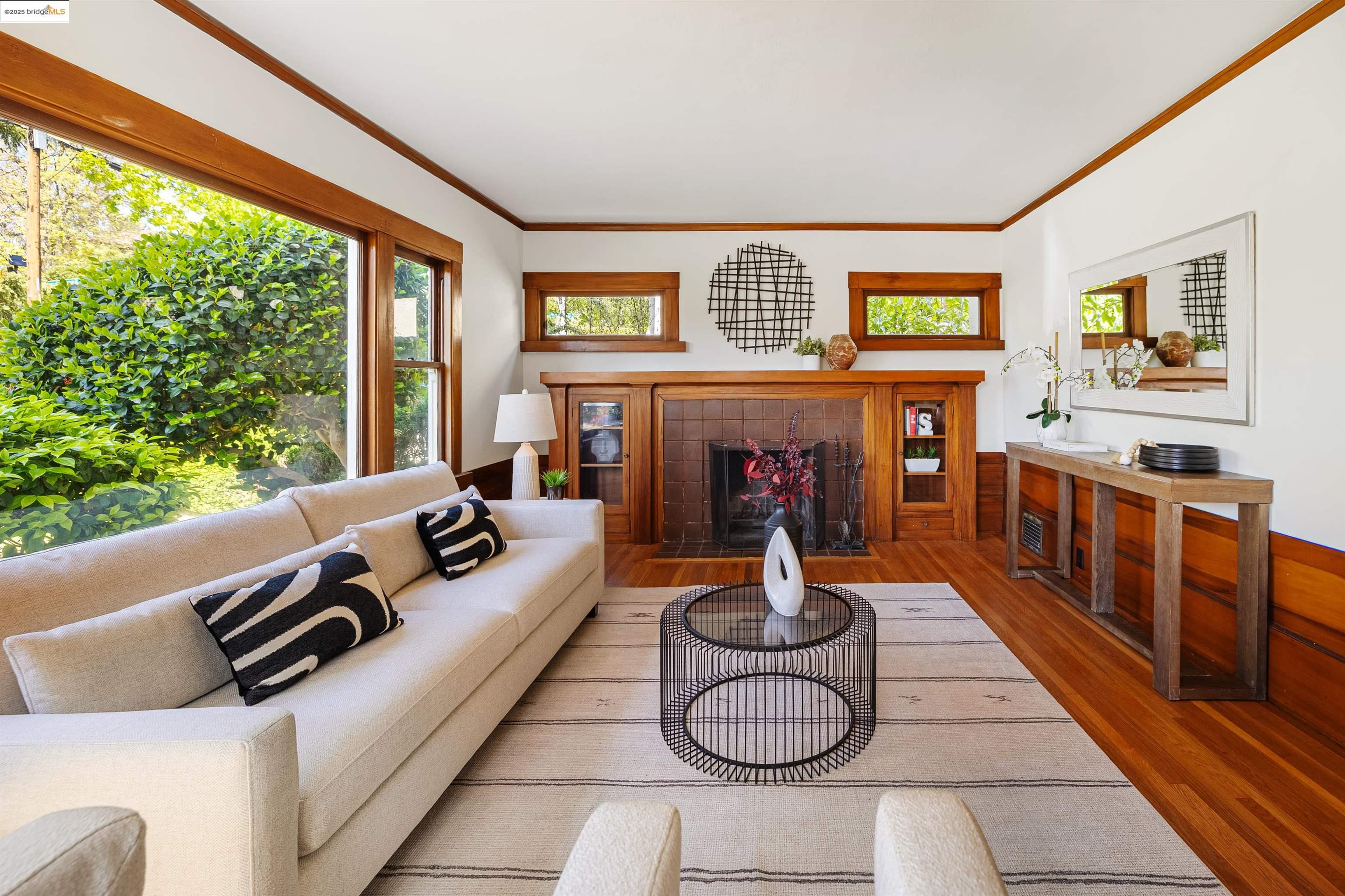 Detail Gallery Image 10 of 50 For 1036 Annerley Rd, Piedmont,  CA 94610 - 3 Beds | 1/1 Baths