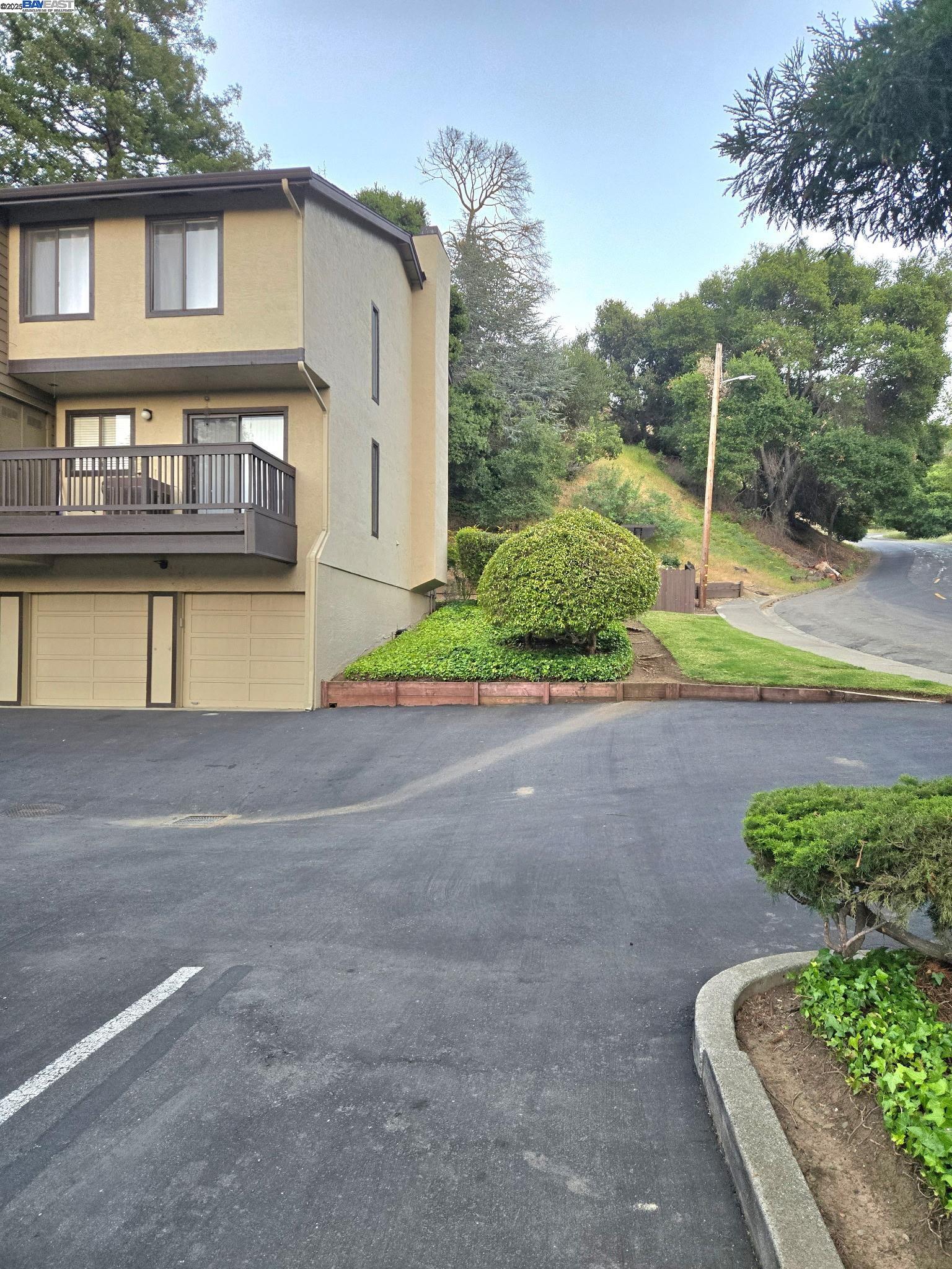 Detail Gallery Image 1 of 21 For 1069 Cedar Ct, Crockett,  CA 94525 - 3 Beds | 1/1 Baths