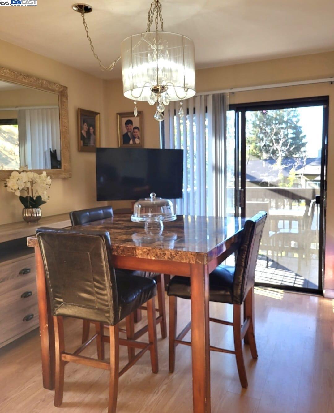 Detail Gallery Image 11 of 21 For 1069 Cedar Ct, Crockett,  CA 94525 - 3 Beds | 1/1 Baths
