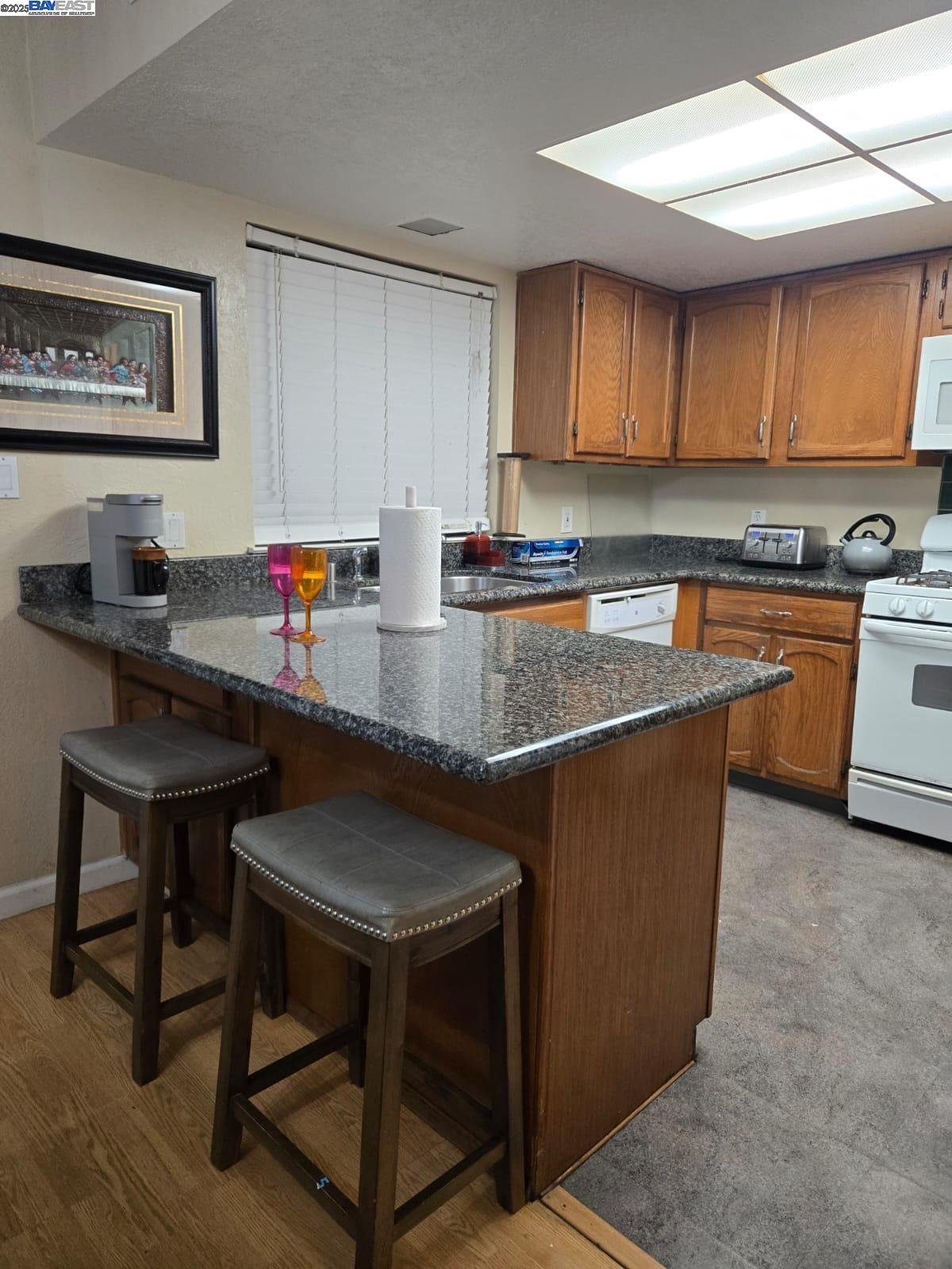 Detail Gallery Image 8 of 21 For 1069 Cedar Ct, Crockett,  CA 94525 - 3 Beds | 1/1 Baths