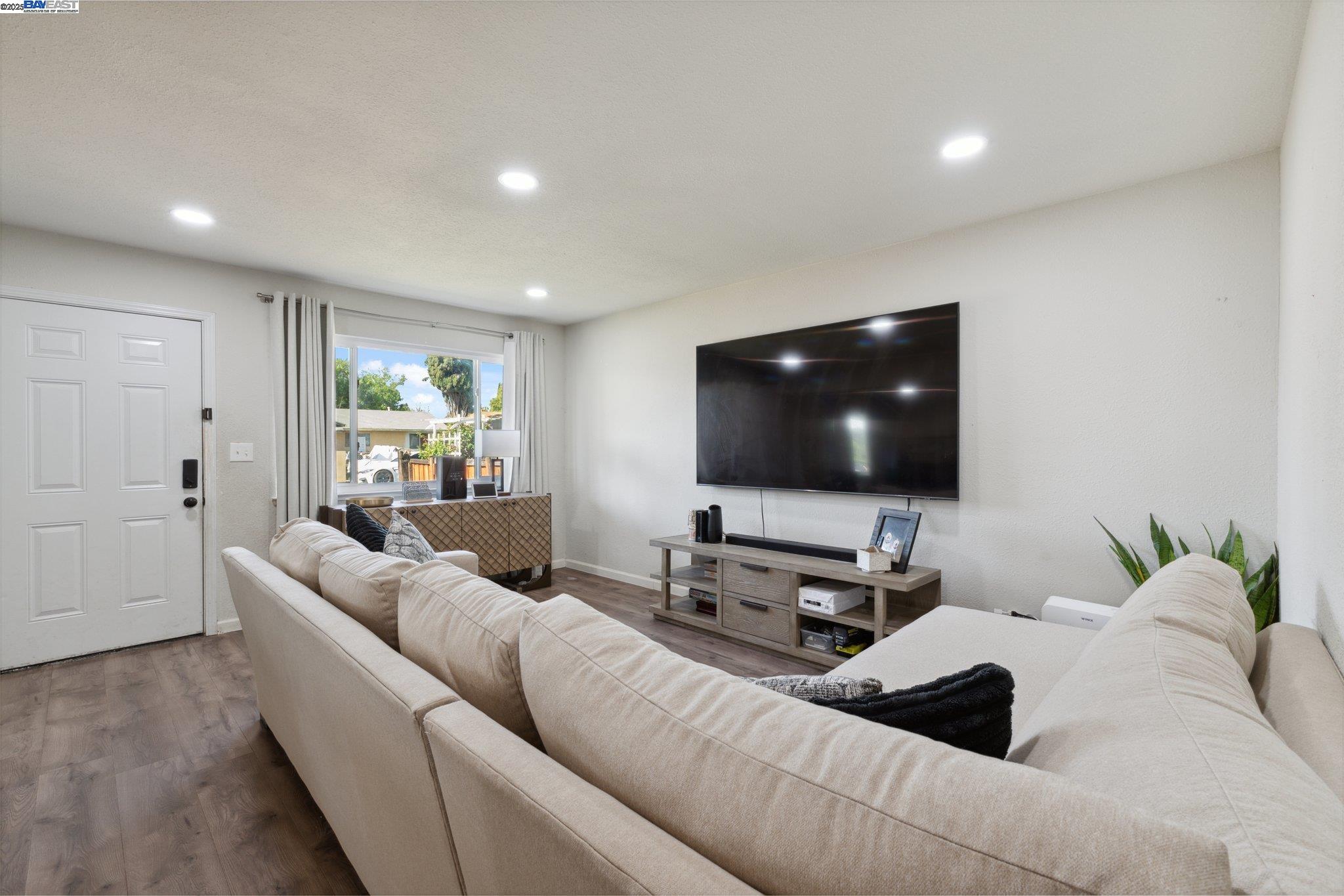 Detail Gallery Image 7 of 27 For 5112 Tyson Ave, Modesto,  CA 95357 - 4 Beds | 2 Baths