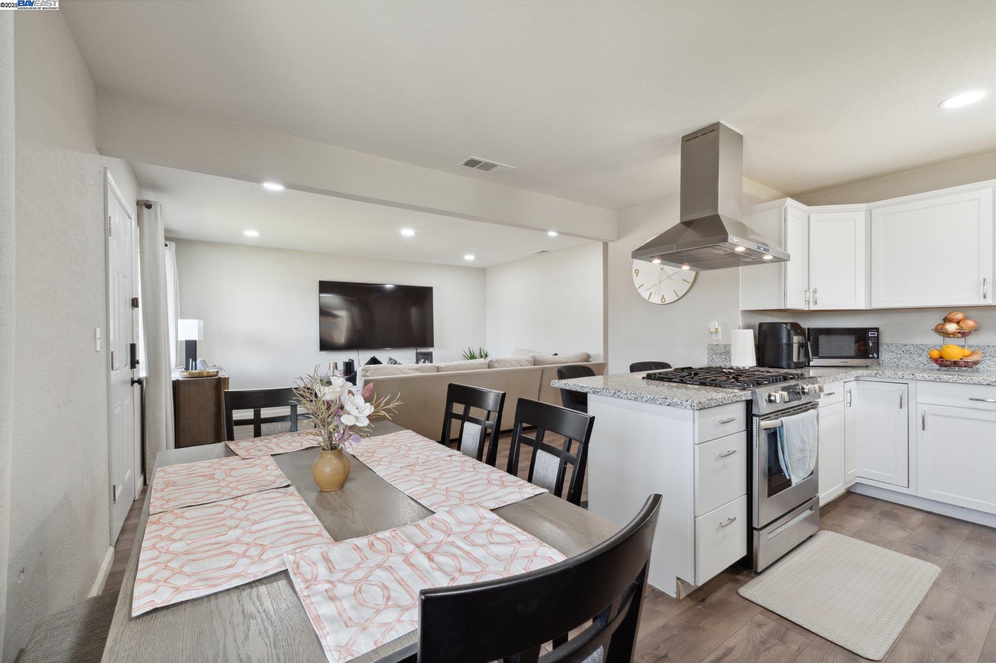 Detail Gallery Image 9 of 27 For 5112 Tyson Ave, Modesto,  CA 95357 - 4 Beds | 2 Baths