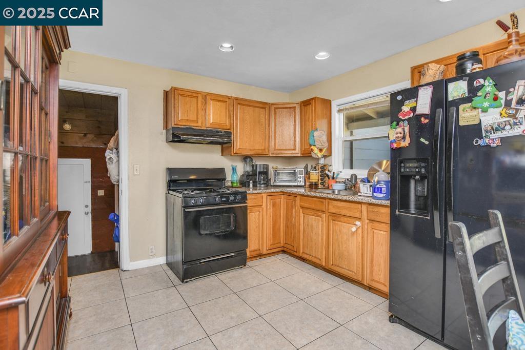 Detail Gallery Image 7 of 21 For 71 Ambrose Ave, Bay Point,  CA 94565 - 3 Beds | 1 Baths