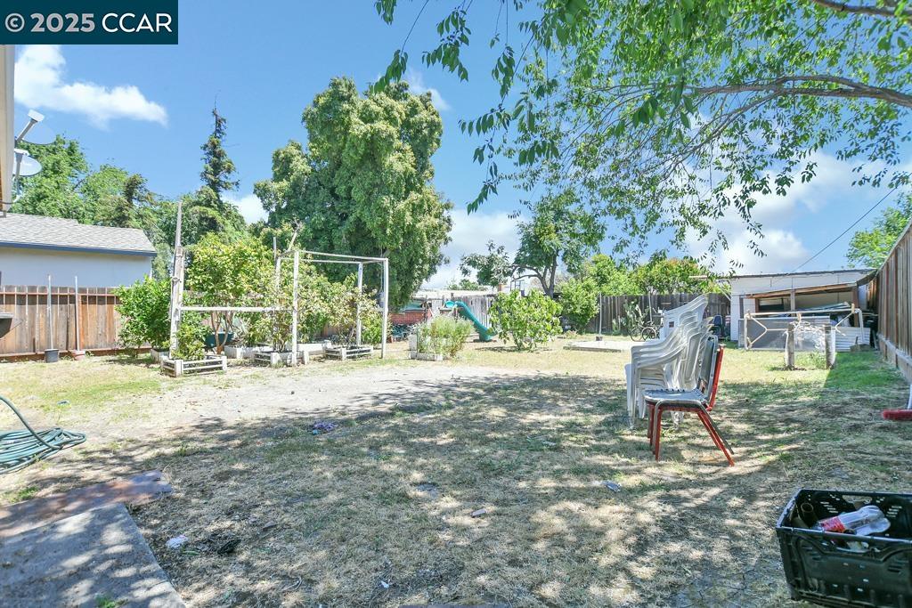 Detail Gallery Image 16 of 21 For 71 Ambrose Ave, Bay Point,  CA 94565 - 3 Beds | 1 Baths