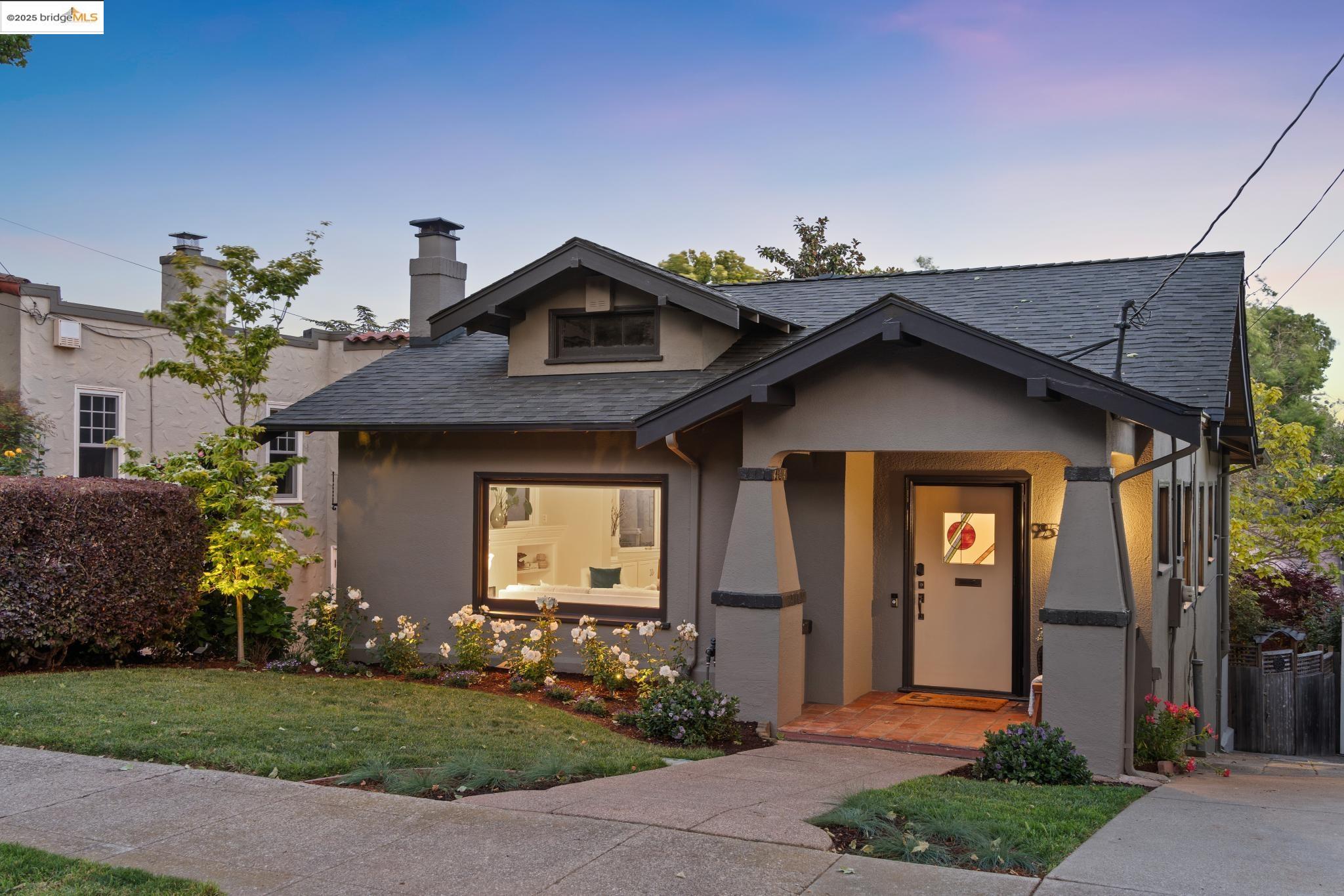 Detail Gallery Image 2 of 35 For 952 Kingston Ave, Piedmont,  CA 94611 - 3 Beds | 2 Baths