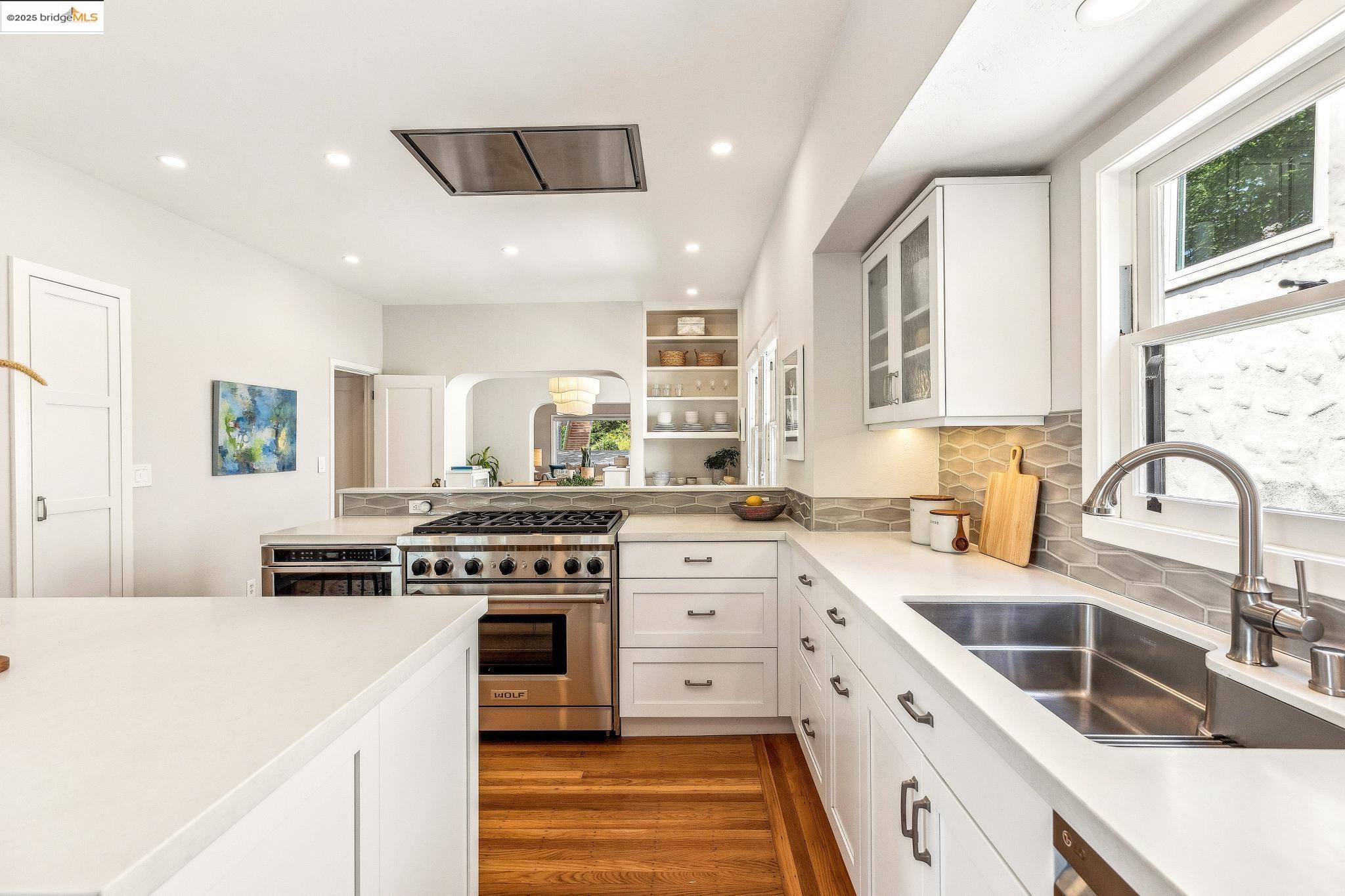 Detail Gallery Image 11 of 35 For 952 Kingston Ave, Piedmont,  CA 94611 - 3 Beds | 2 Baths