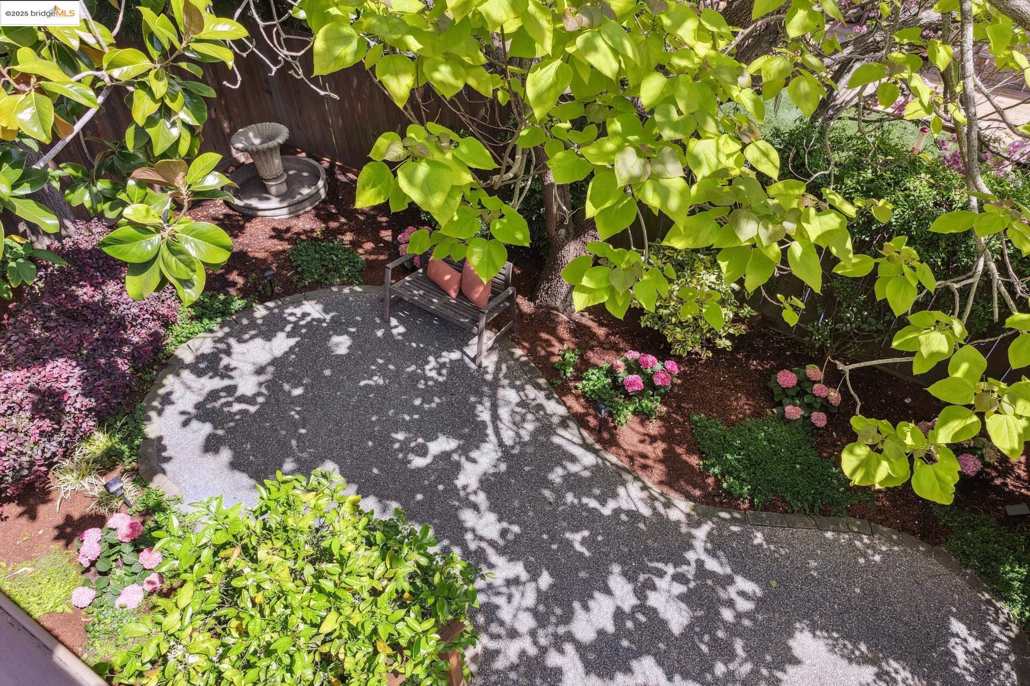 Detail Gallery Image 17 of 35 For 952 Kingston Ave, Piedmont,  CA 94611 - 3 Beds | 2 Baths