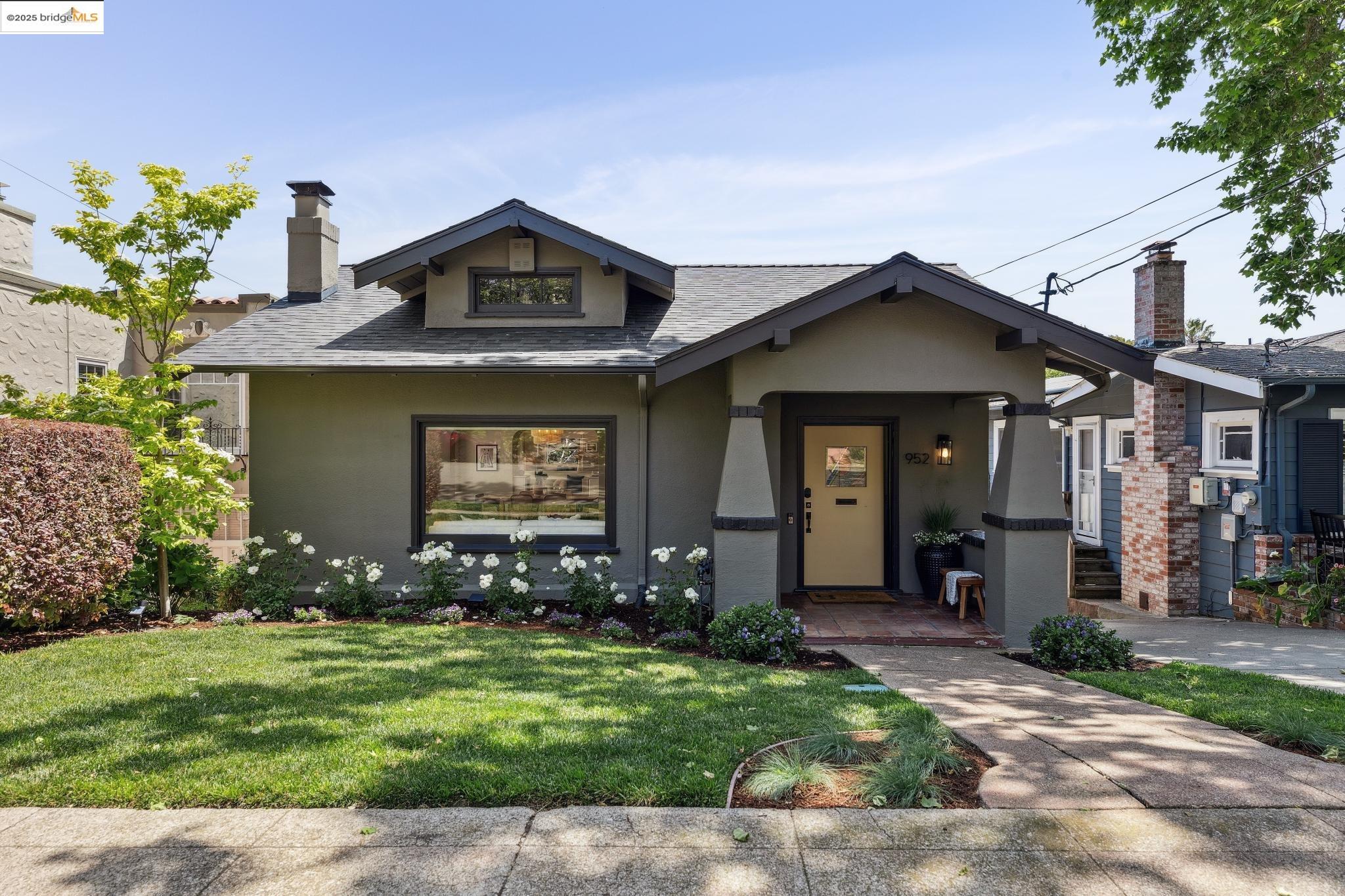 Detail Gallery Image 3 of 35 For 952 Kingston Ave, Piedmont,  CA 94611 - 3 Beds | 2 Baths