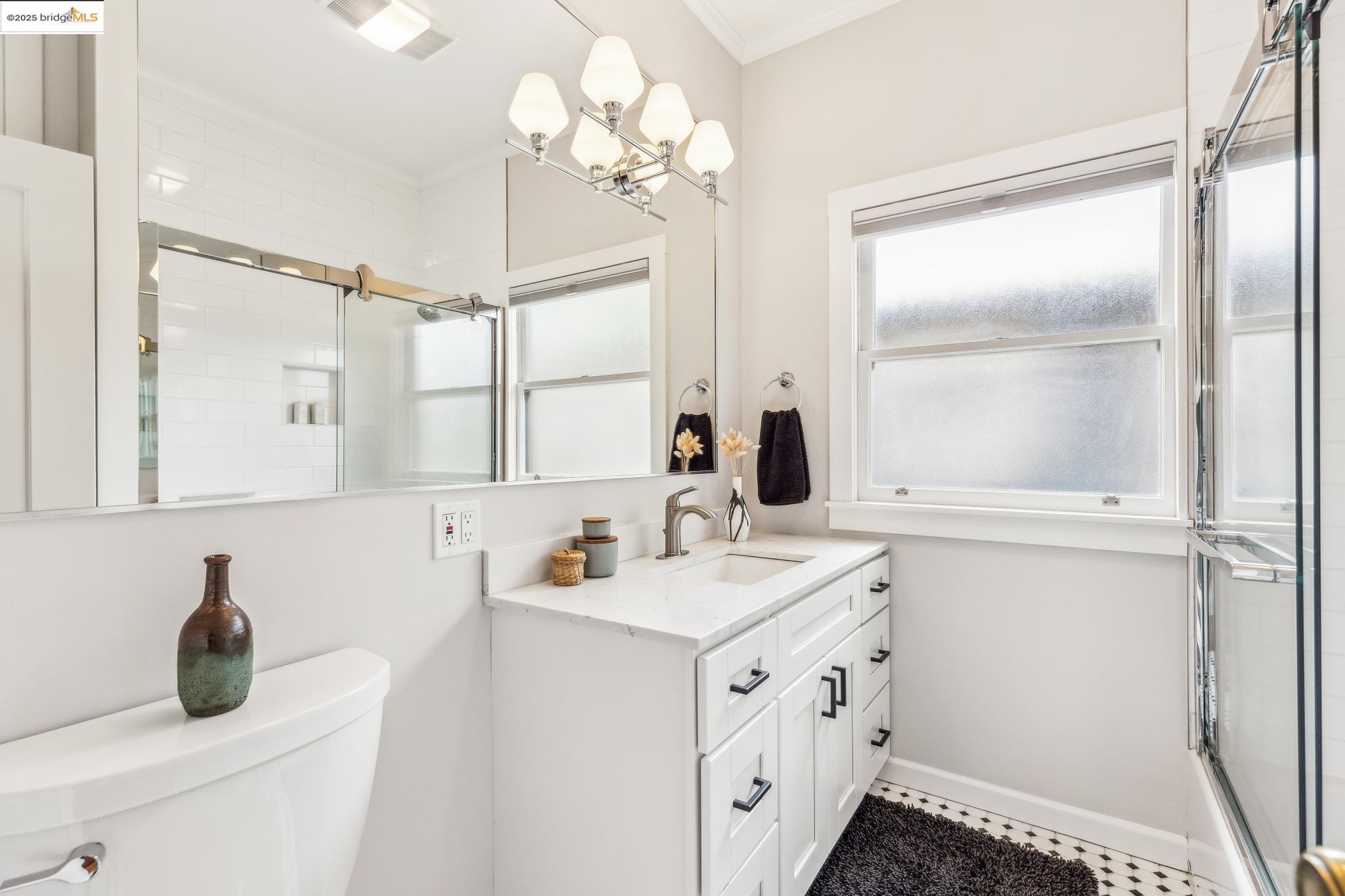 Detail Gallery Image 21 of 35 For 952 Kingston Ave, Piedmont,  CA 94611 - 3 Beds | 2 Baths