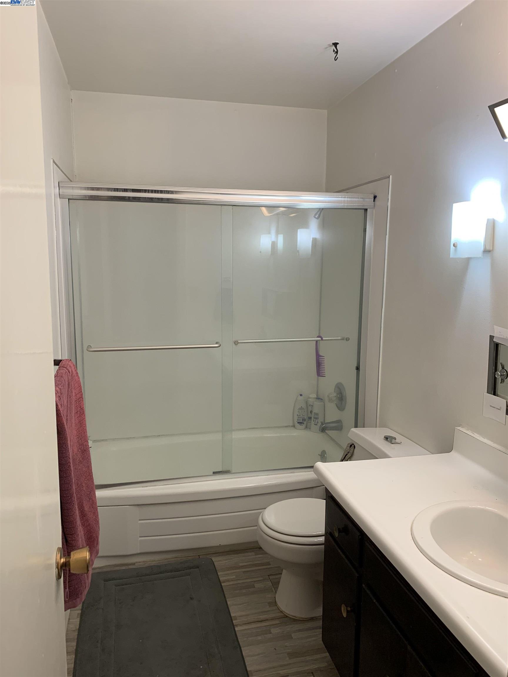 956 F, Davis, California 95616, 1 Bedroom Bedrooms, 3 Rooms Rooms,1 BathroomBathrooms,Residential Lease,For Rent,956 F,41096295