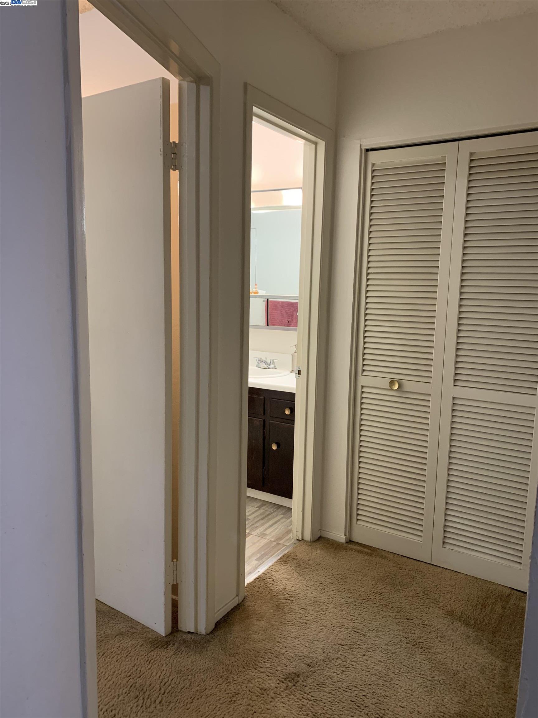 956 F, Davis, California 95616, 1 Bedroom Bedrooms, 3 Rooms Rooms,1 BathroomBathrooms,Residential Lease,For Rent,956 F,41096295