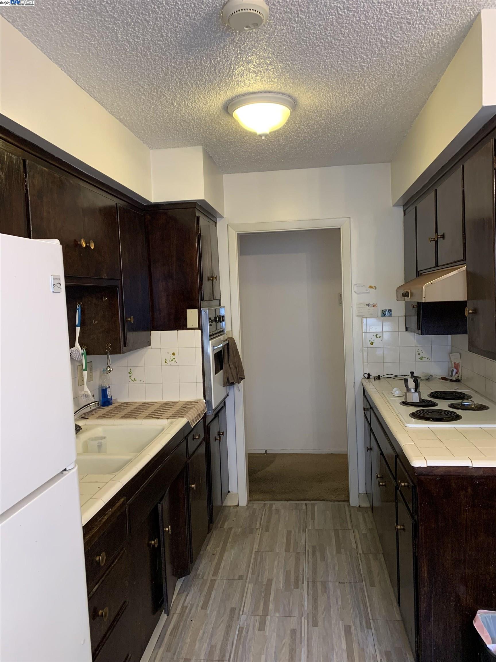 956 F, Davis, California 95616, 1 Bedroom Bedrooms, 3 Rooms Rooms,1 BathroomBathrooms,Residential Lease,For Rent,956 F,41096295