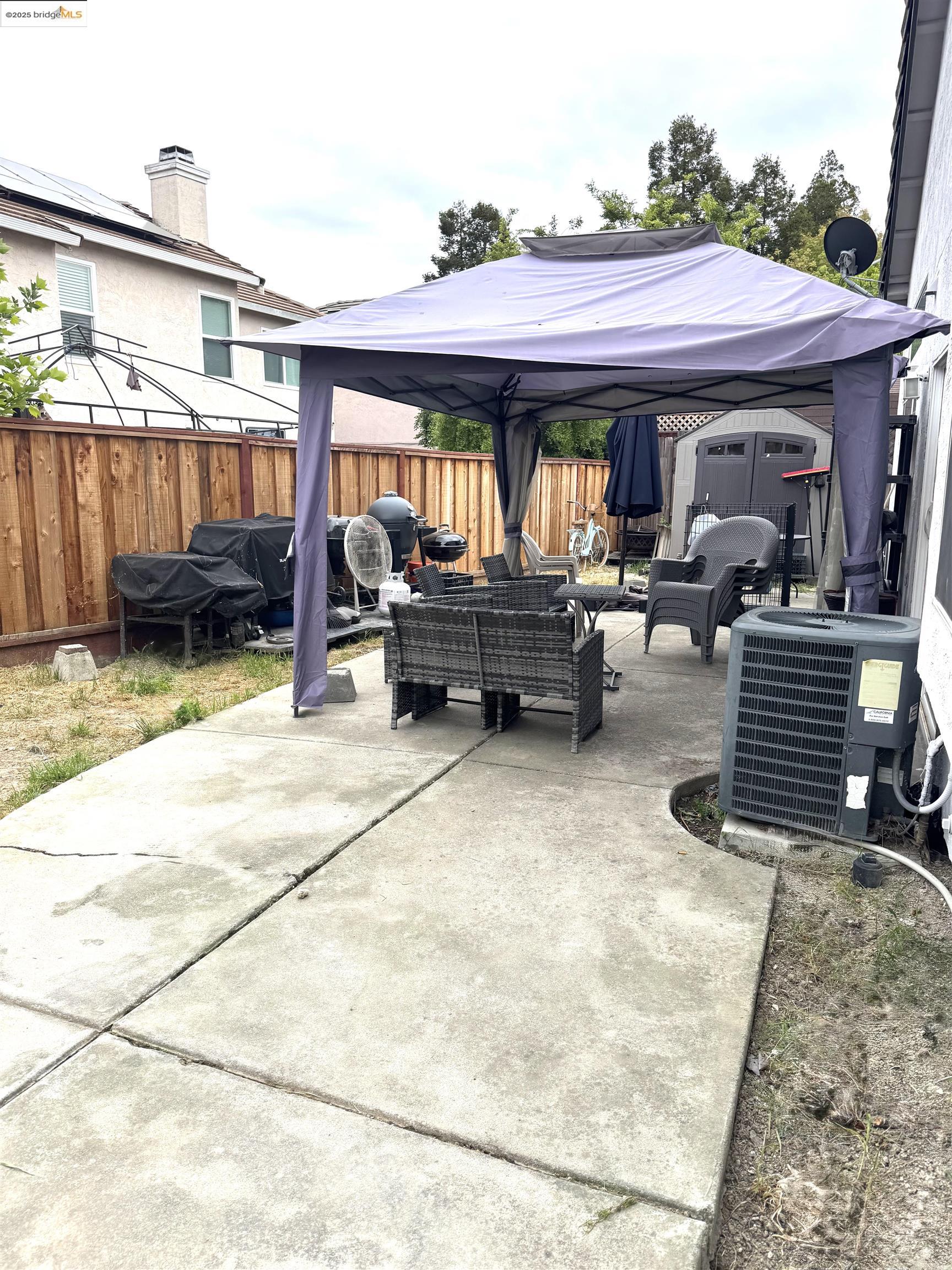 Detail Gallery Image 5 of 5 For 4641 Knollpark Court, Antioch,  CA 94531 - 3 Beds | 2/1 Baths
