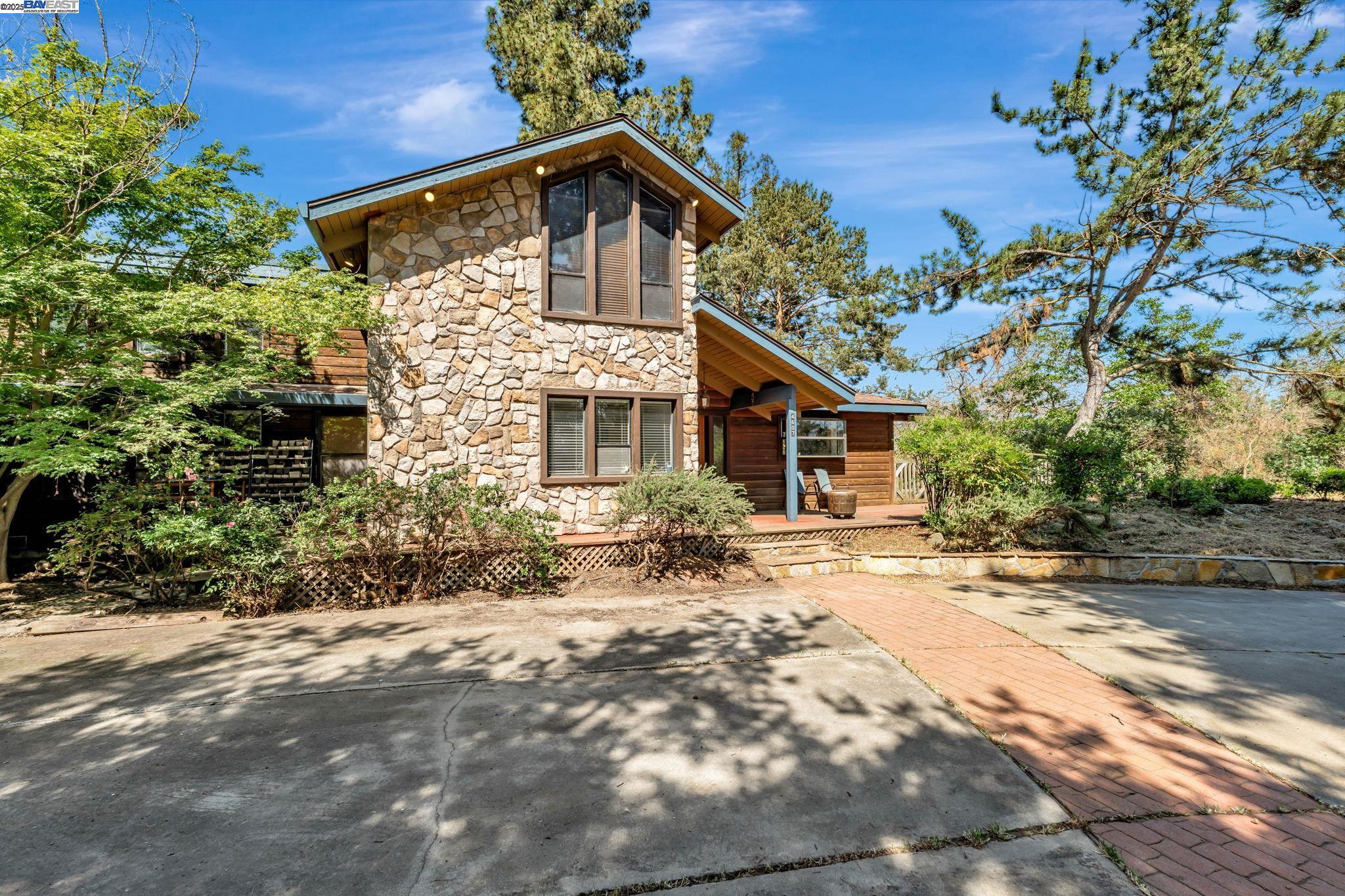 Detail Gallery Image 1 of 51 For 4607 Archerdale Rd, Linden,  CA 95236 - 3 Beds | 2 Baths
