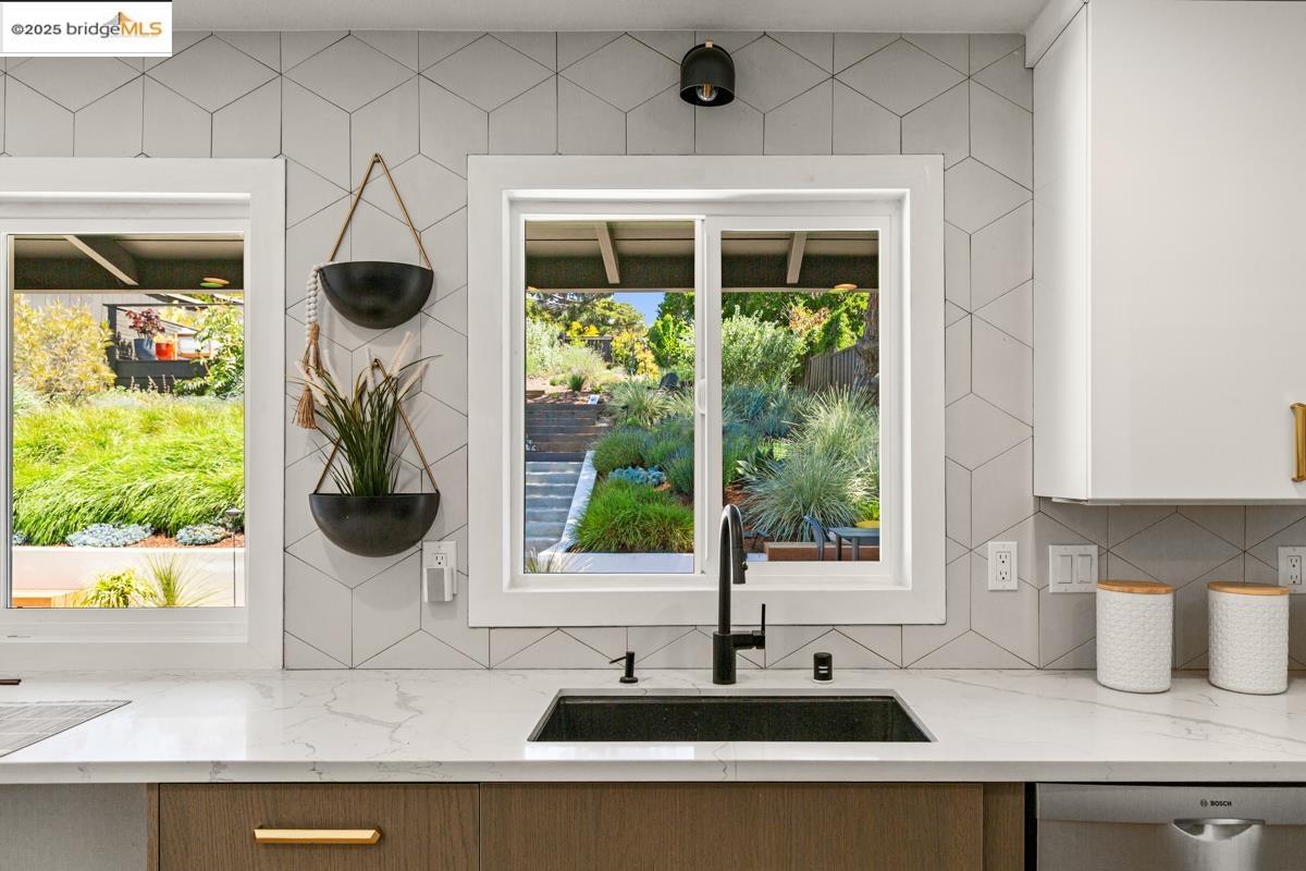 Detail Gallery Image 23 of 58 For 7376 Stockton Ave, El Cerrito,  CA 94530-2962 - 3 Beds | 3 Baths