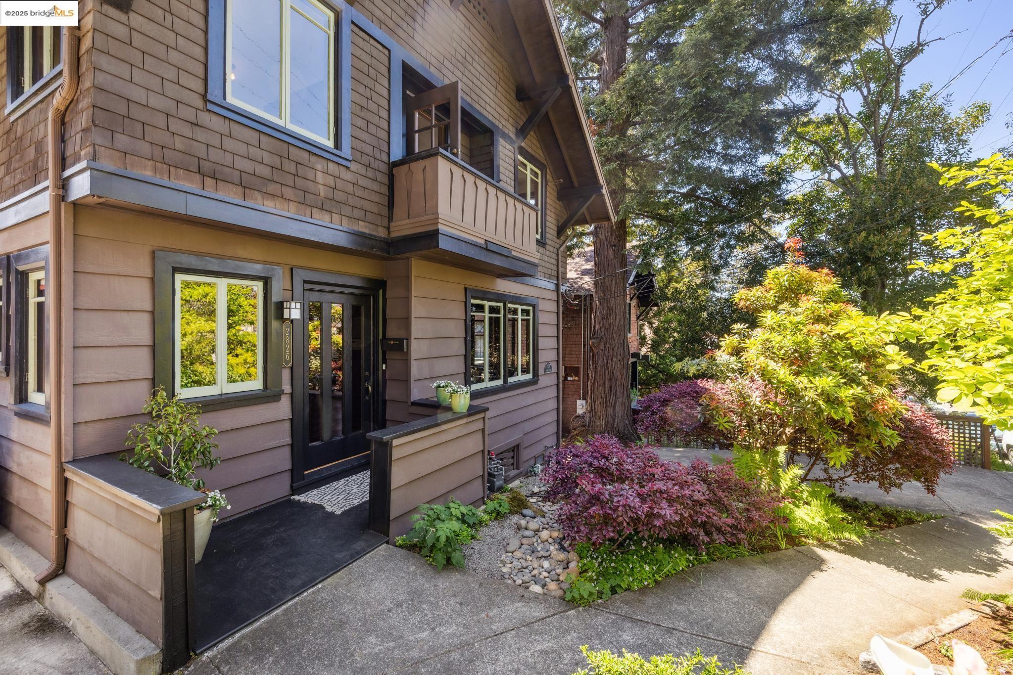 Detail Gallery Image 2 of 44 For 2826 Garber St, Berkeley,  CA 94705 - 3 Beds | 3 Baths