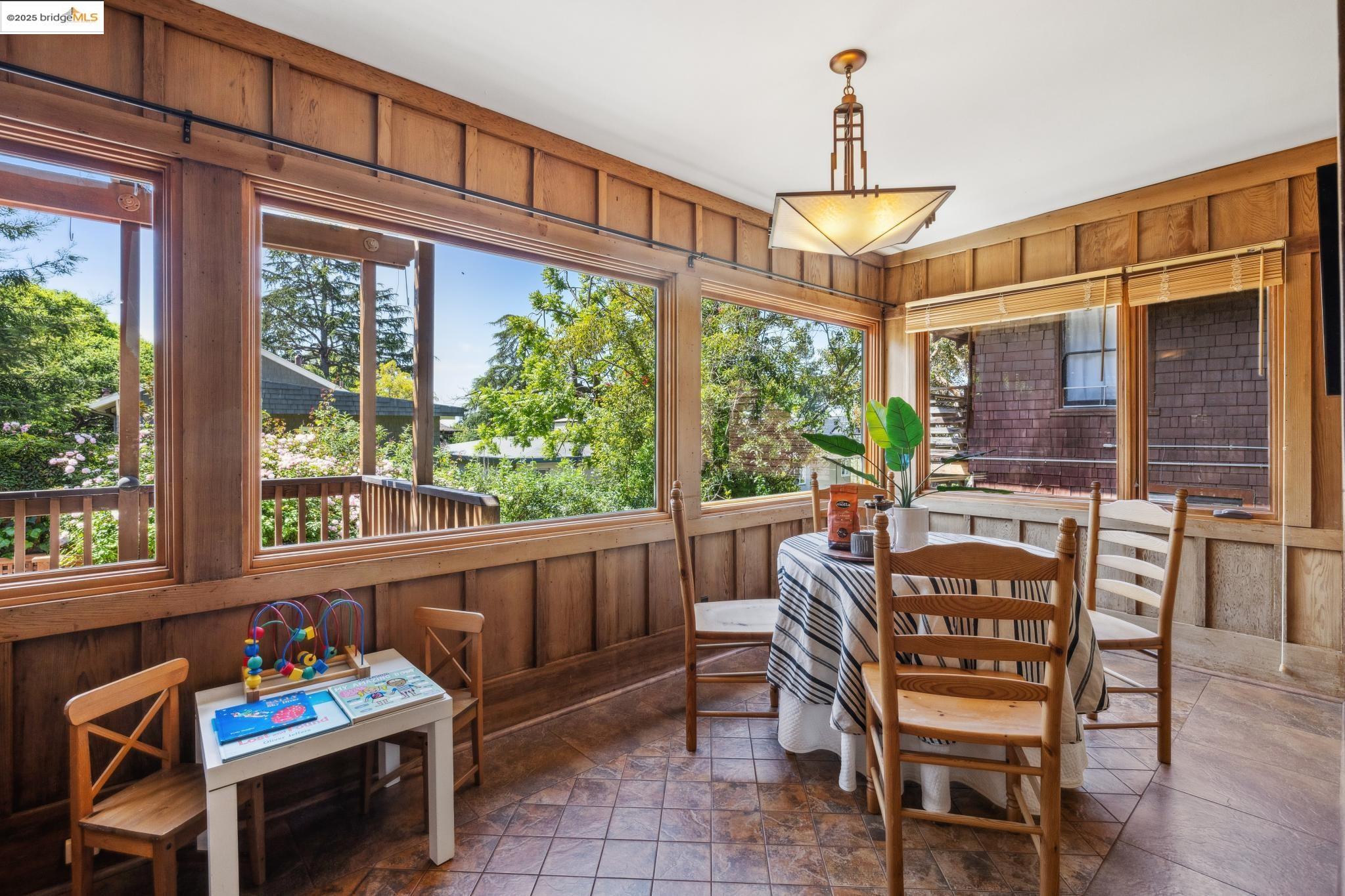 Detail Gallery Image 14 of 44 For 2826 Garber St, Berkeley,  CA 94705 - 3 Beds | 3 Baths