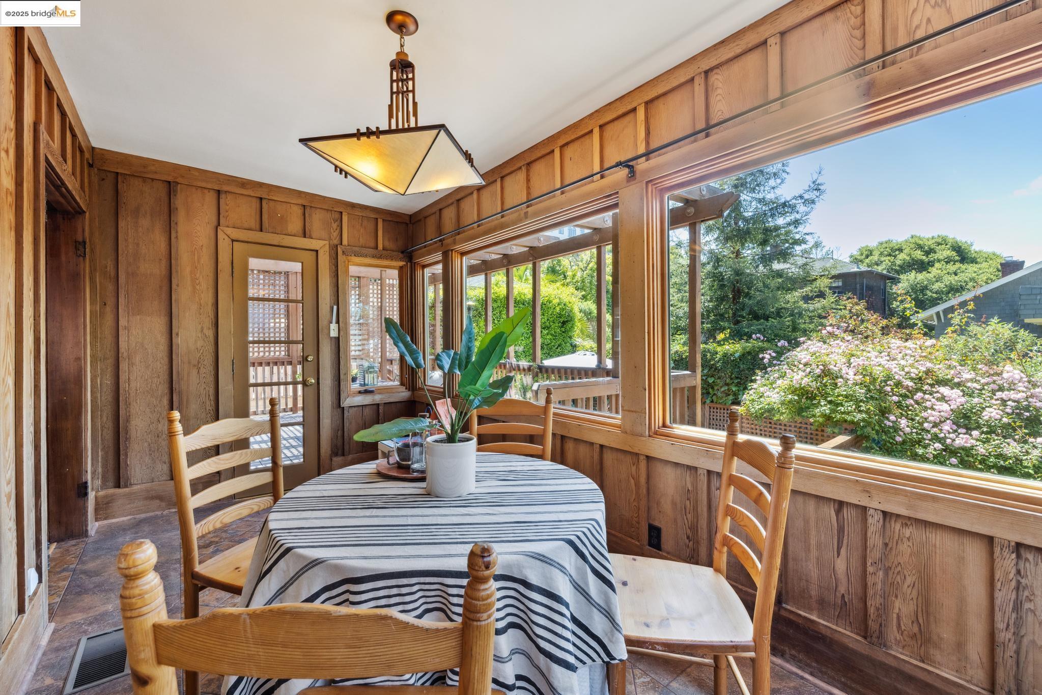 Detail Gallery Image 15 of 44 For 2826 Garber St, Berkeley,  CA 94705 - 3 Beds | 3 Baths