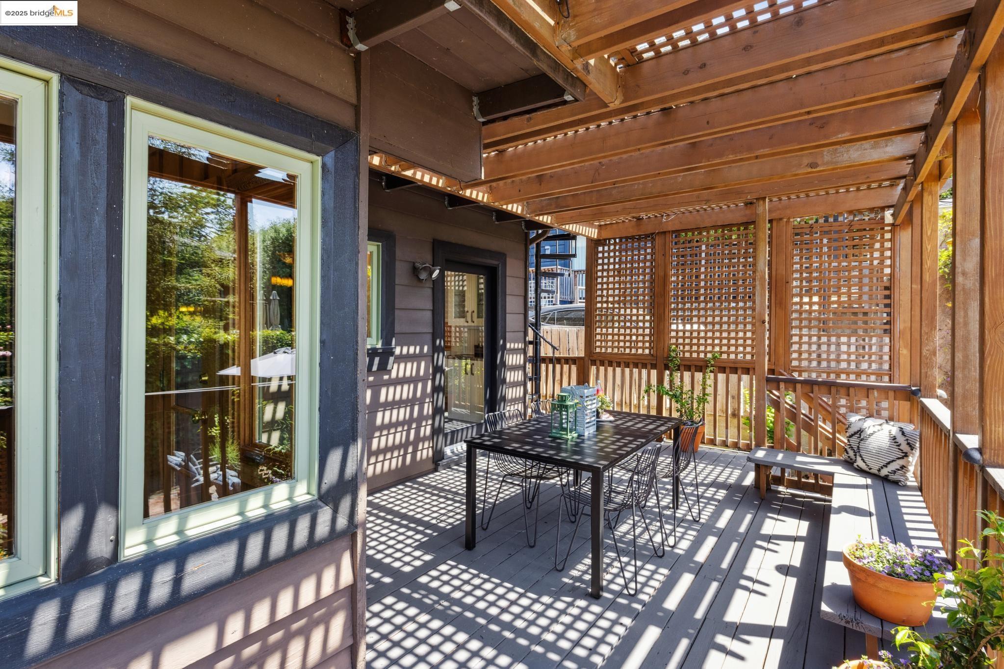 Detail Gallery Image 20 of 44 For 2826 Garber St, Berkeley,  CA 94705 - 3 Beds | 3 Baths