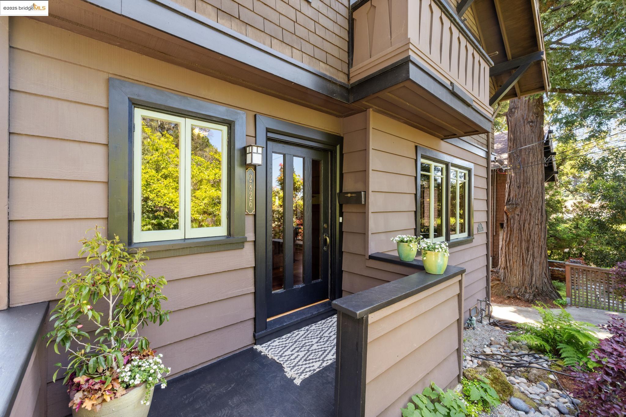 Detail Gallery Image 3 of 44 For 2826 Garber St, Berkeley,  CA 94705 - 3 Beds | 3 Baths