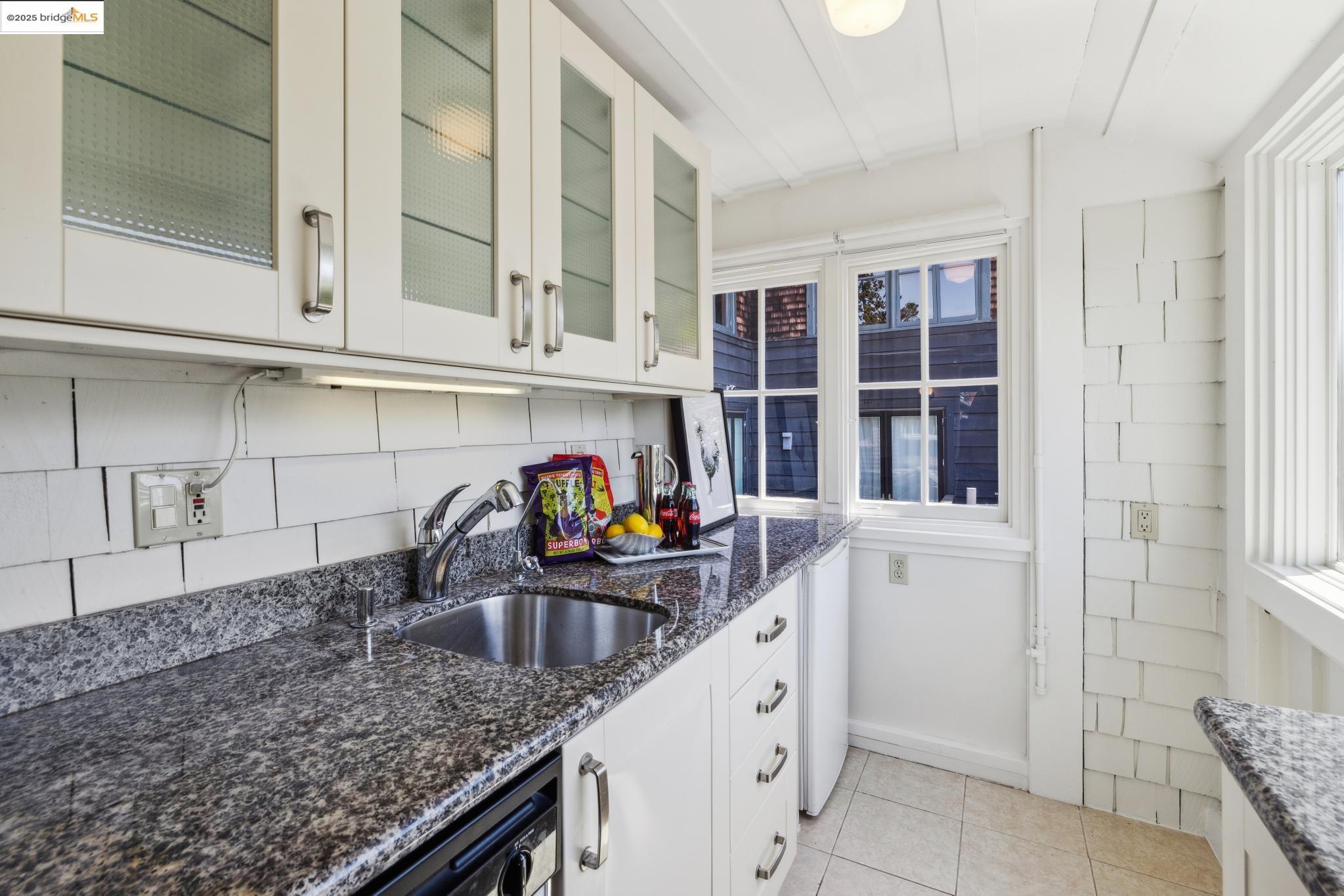 Detail Gallery Image 31 of 44 For 2826 Garber St, Berkeley,  CA 94705 - 3 Beds | 3 Baths