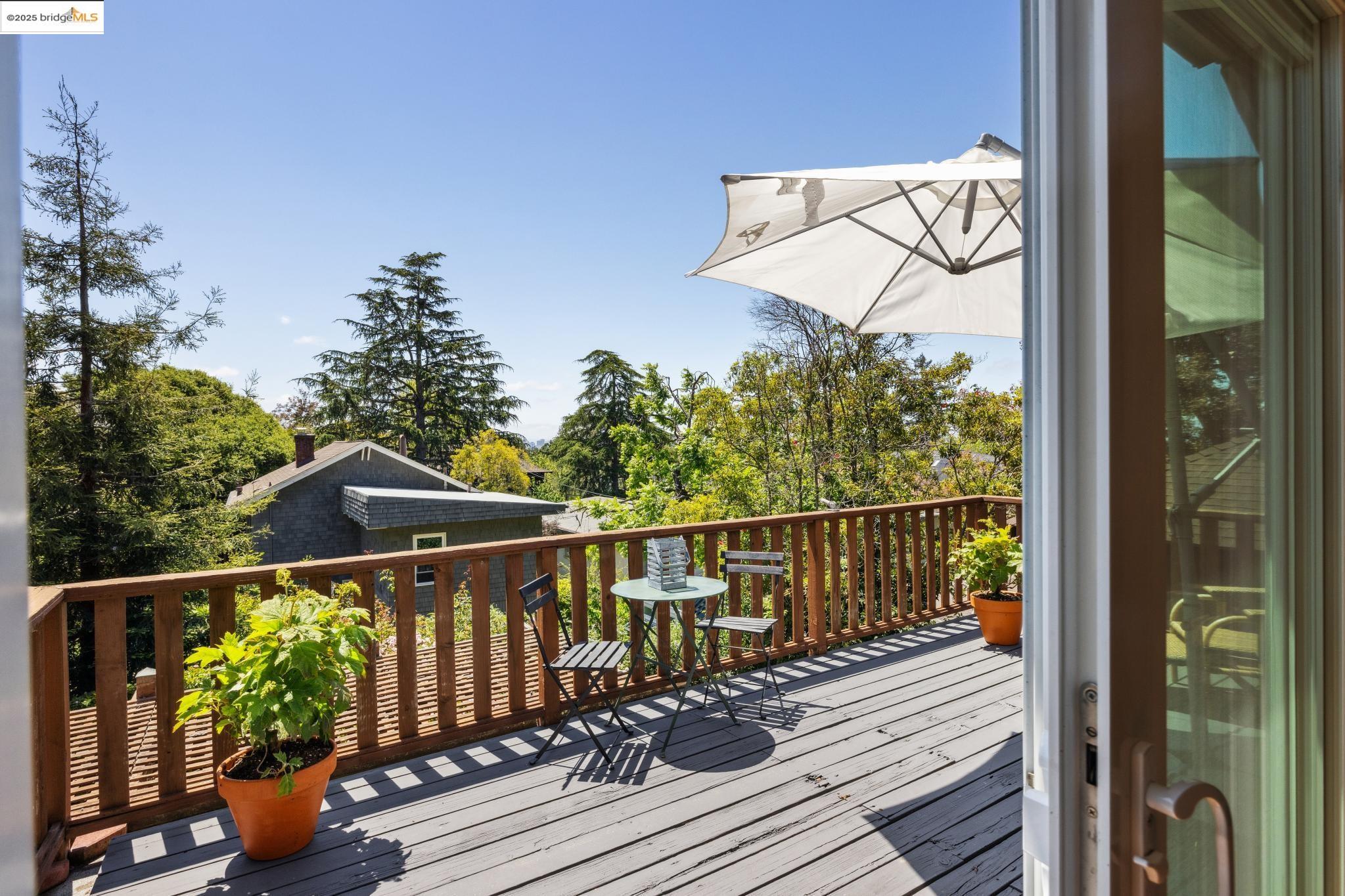 Detail Gallery Image 33 of 44 For 2826 Garber St, Berkeley,  CA 94705 - 3 Beds | 3 Baths