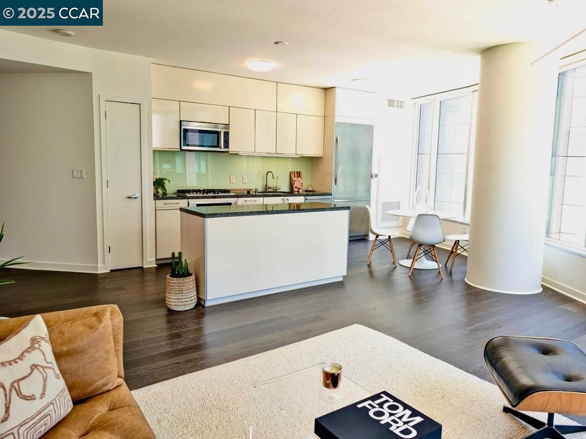 Detail Gallery Image 9 of 49 For 338 Spear St 6j,  San Francisco,  CA 94105 - 1 Beds | 1 Baths