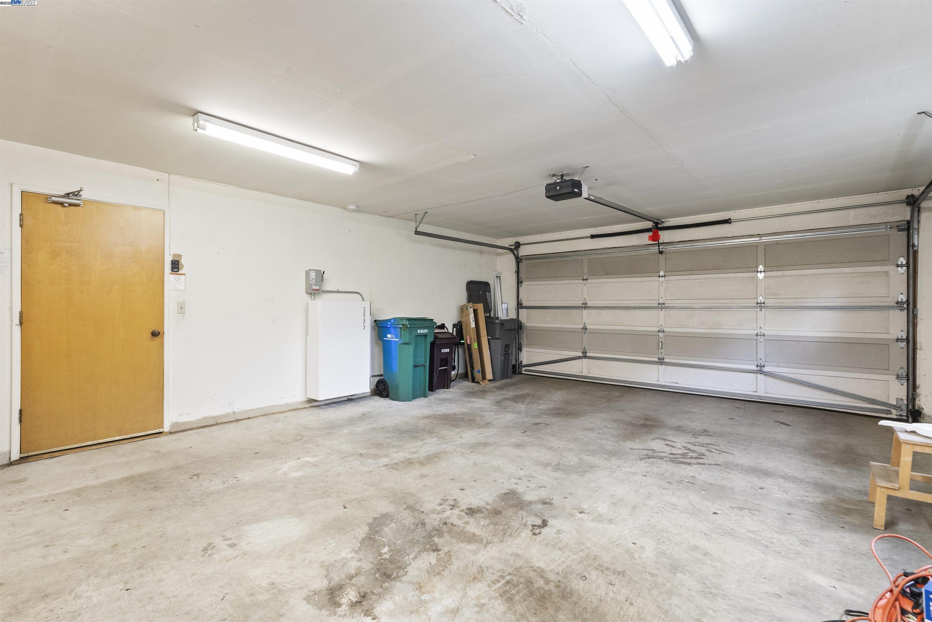 6425 Zinn Dr, Oakland, California 94611, 4 Bedrooms Bedrooms, ,2 BathroomsBathrooms,Residential Lease,For Rent,6425 Zinn Dr,41096308