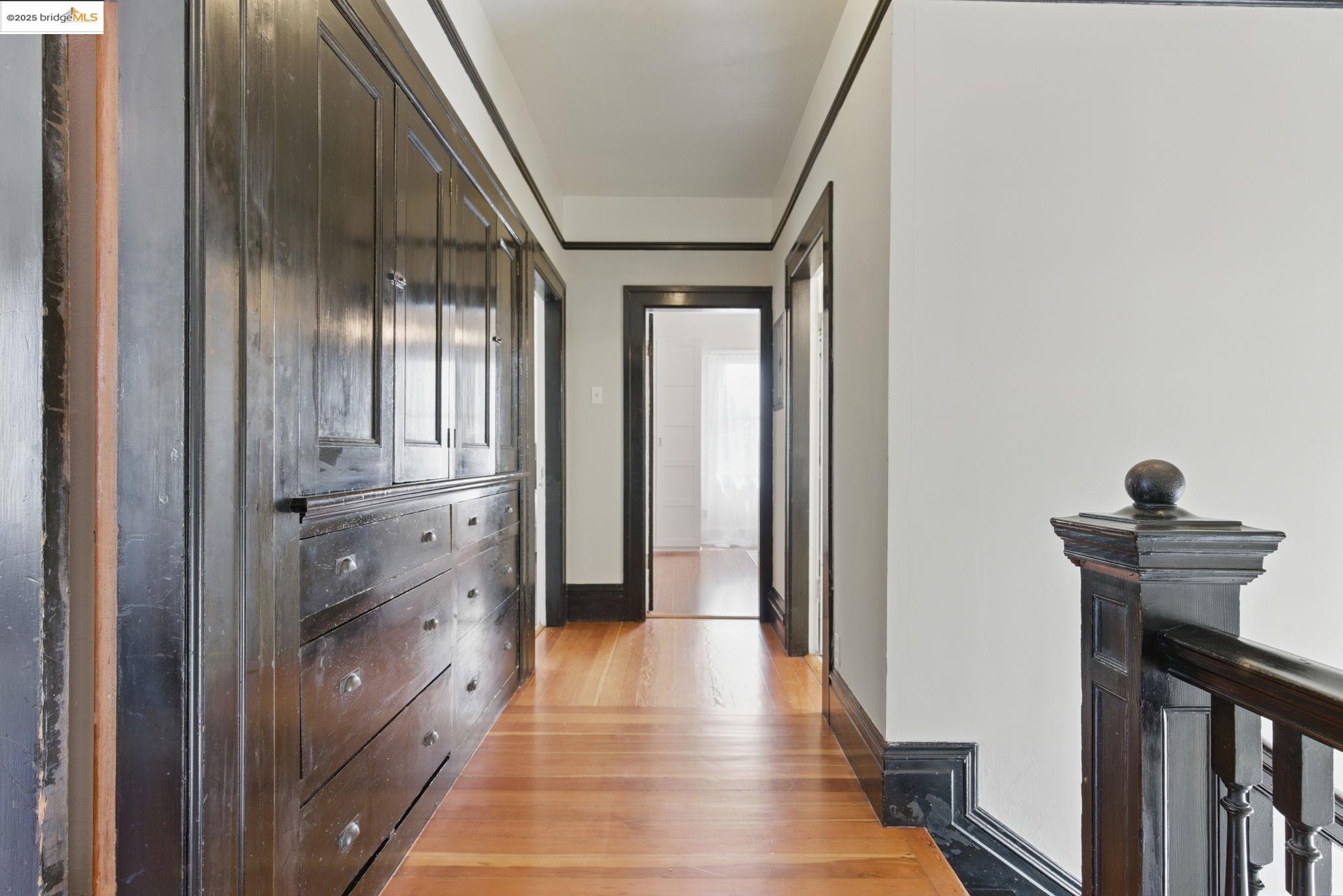 Detail Gallery Image 16 of 52 For 835 W Macarthur, Oakland,  CA 94608 - 4 Beds | 2 Baths