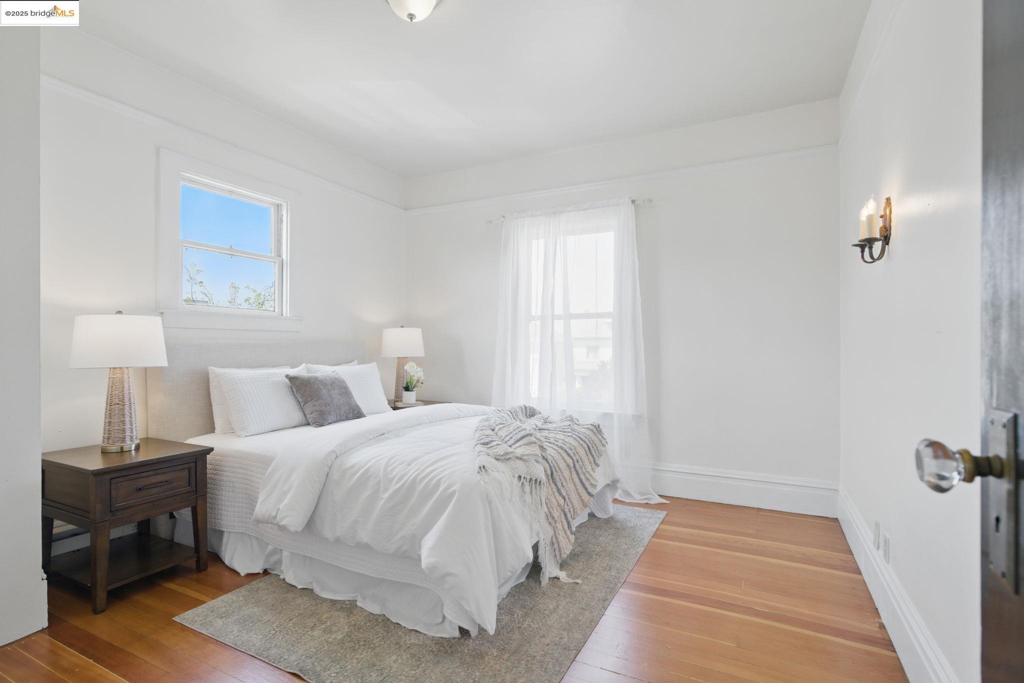 Detail Gallery Image 17 of 52 For 835 W Macarthur, Oakland,  CA 94608 - 4 Beds | 2 Baths