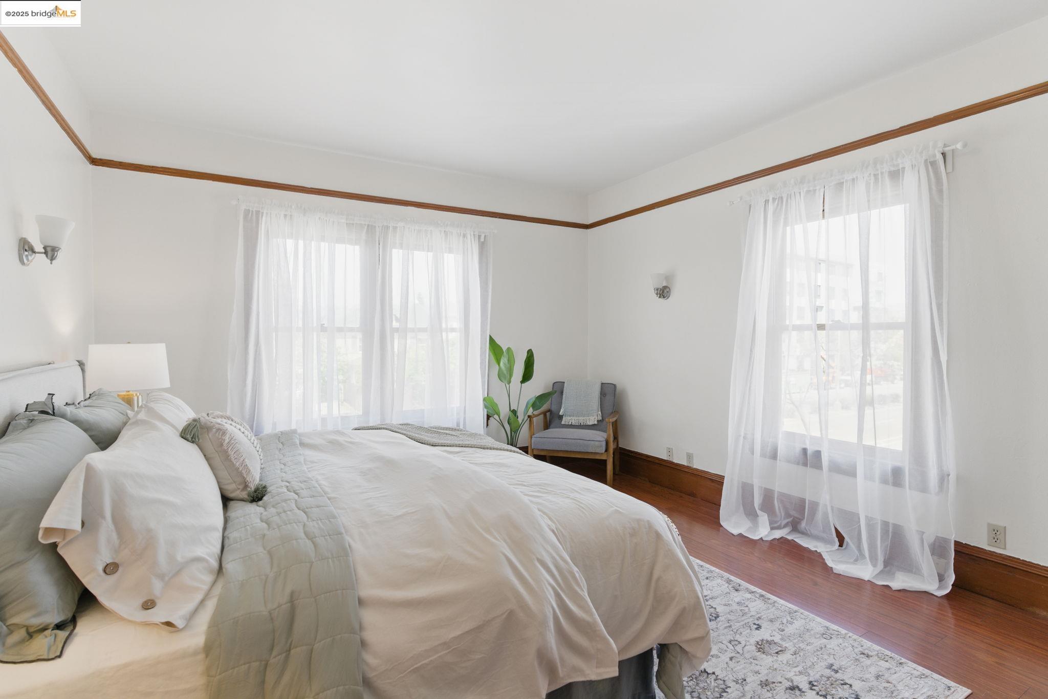 Detail Gallery Image 19 of 52 For 835 W Macarthur, Oakland,  CA 94608 - 4 Beds | 2 Baths