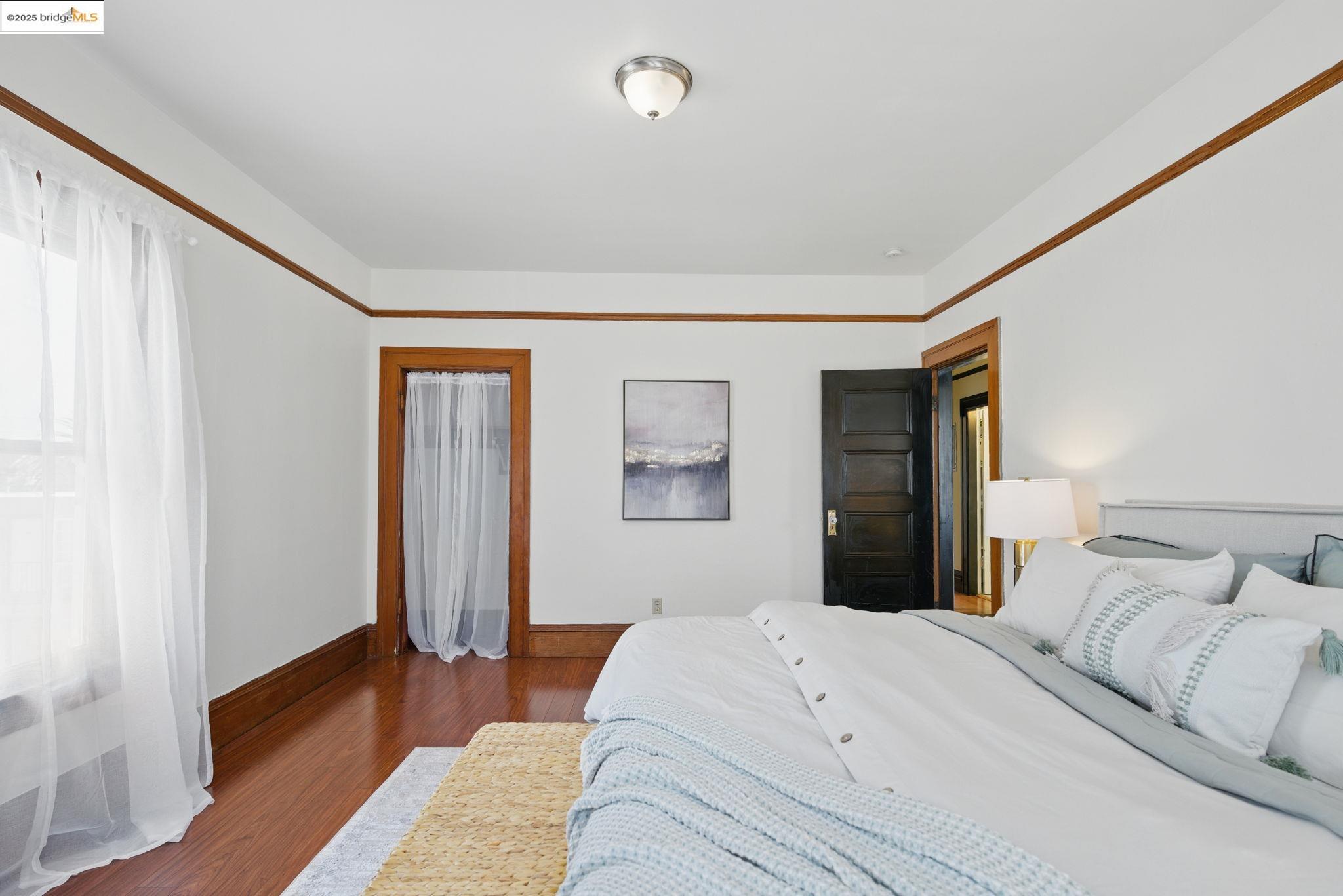 Detail Gallery Image 21 of 52 For 835 W Macarthur, Oakland,  CA 94608 - 4 Beds | 2 Baths