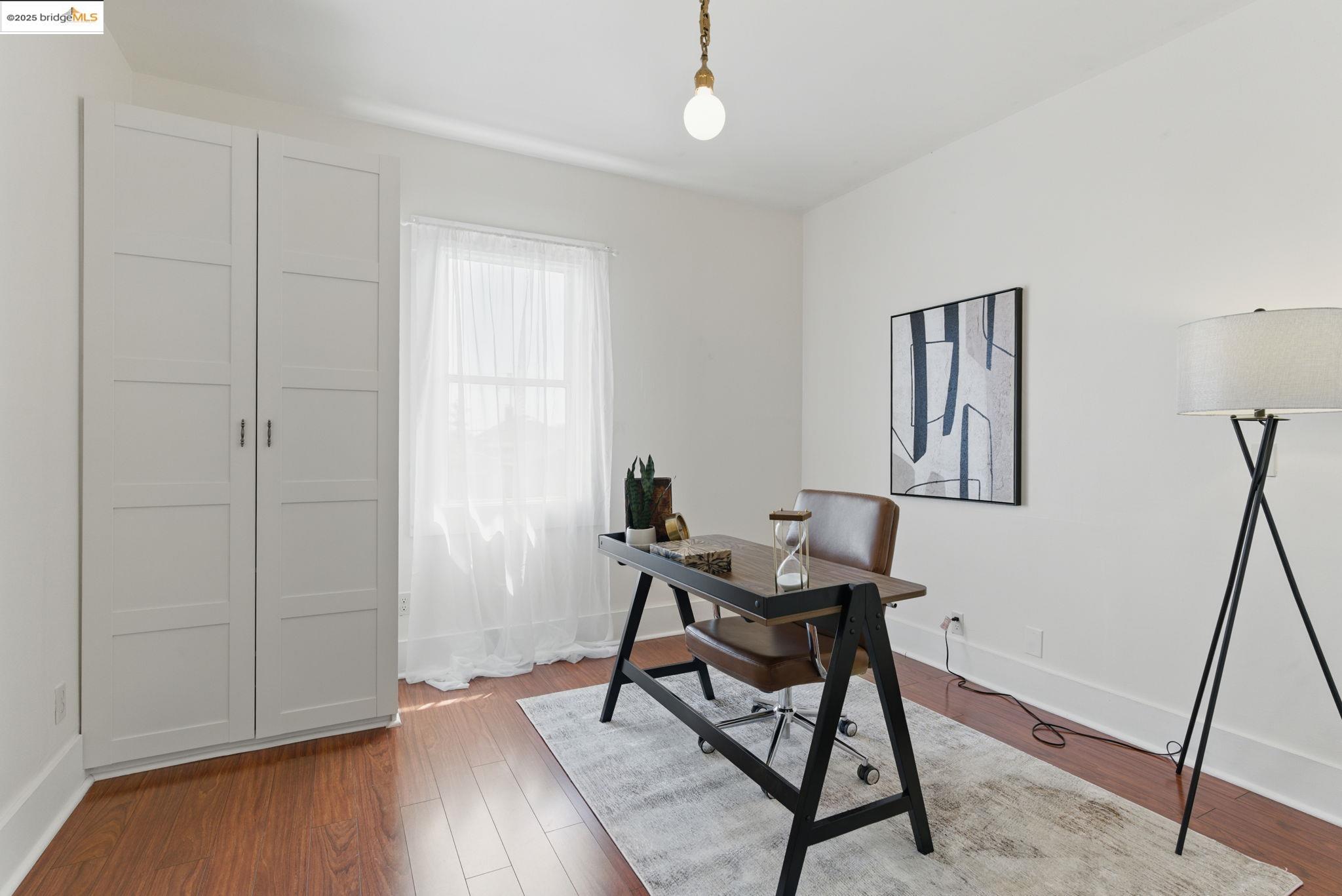 Detail Gallery Image 22 of 52 For 835 W Macarthur, Oakland,  CA 94608 - 4 Beds | 2 Baths