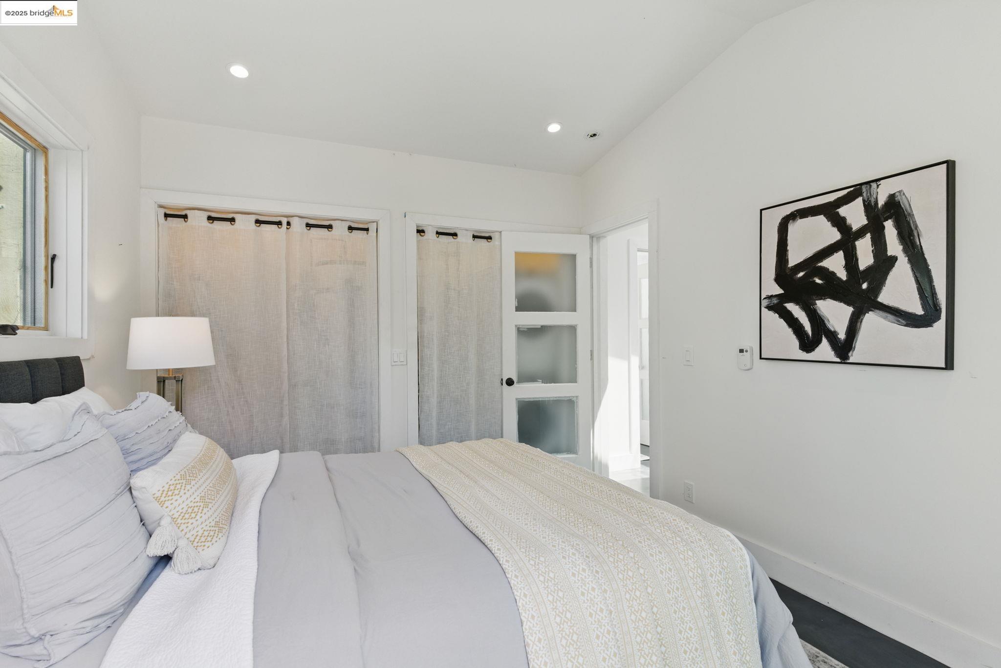 Detail Gallery Image 45 of 52 For 835 W Macarthur, Oakland,  CA 94608 - 4 Beds | 2 Baths